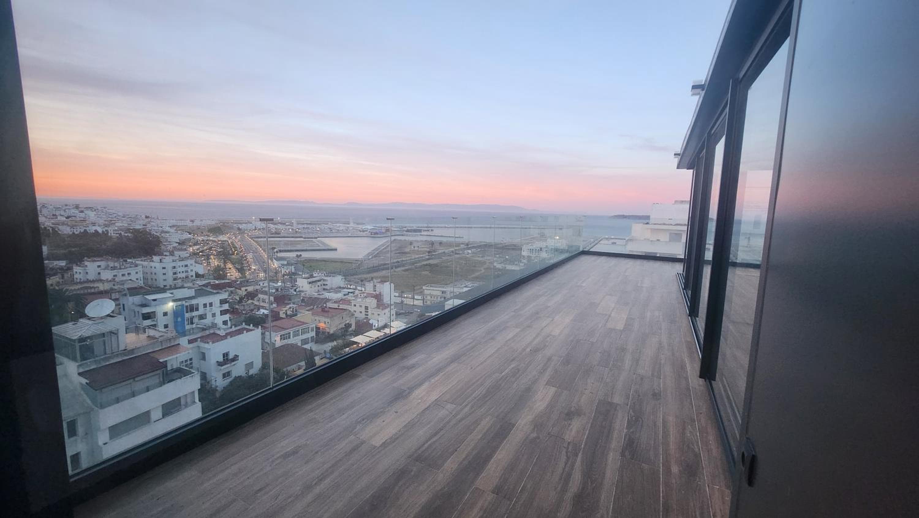 Magnifique penthouse 160m2 terrasse 90m2 vue mer