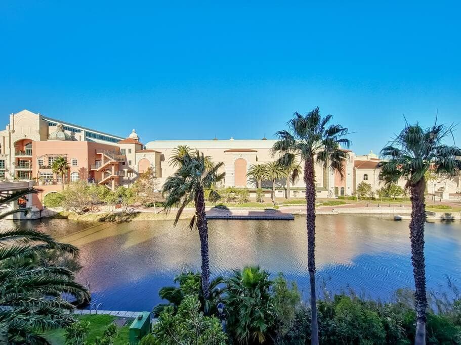 Renovated, Pools, Park, Gym, Parking, Canal walk access