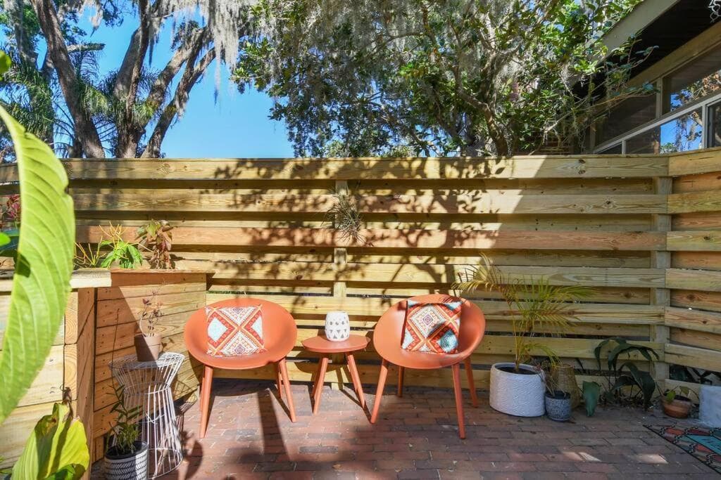 Spring-Fed Lake King Suite Pet Friendly
