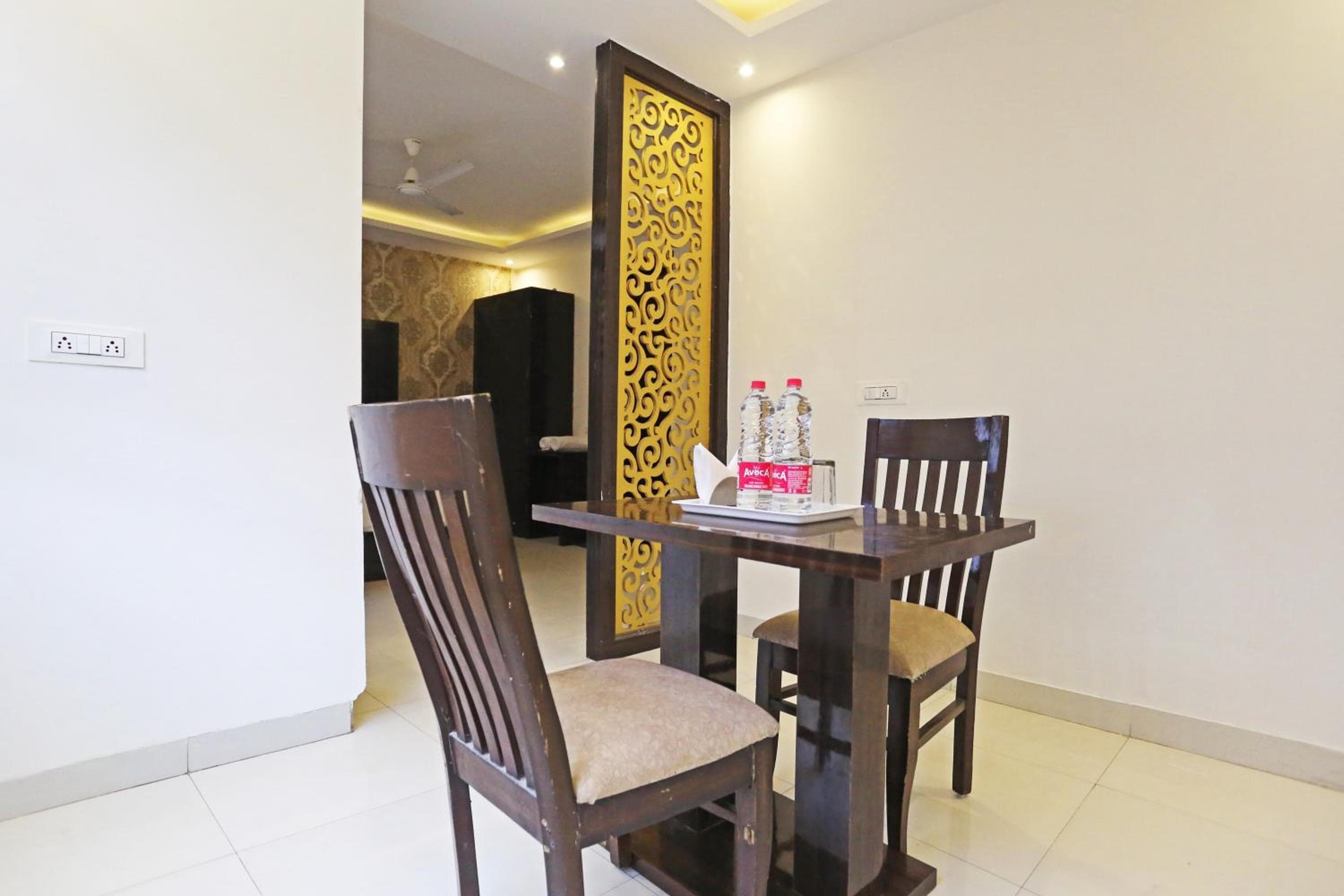The Iconic Hotel Near Delhi International Airport