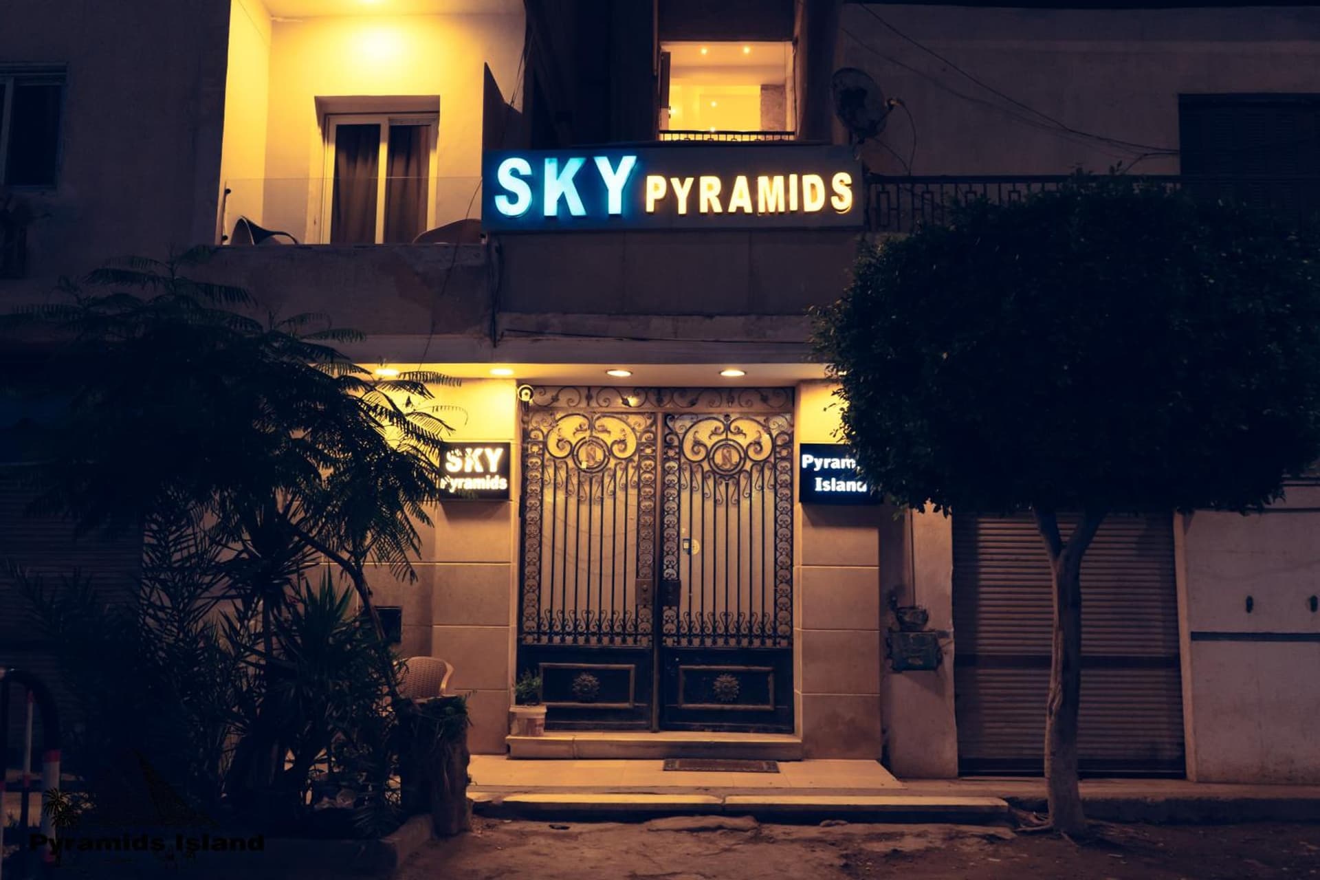 Pyramids Island