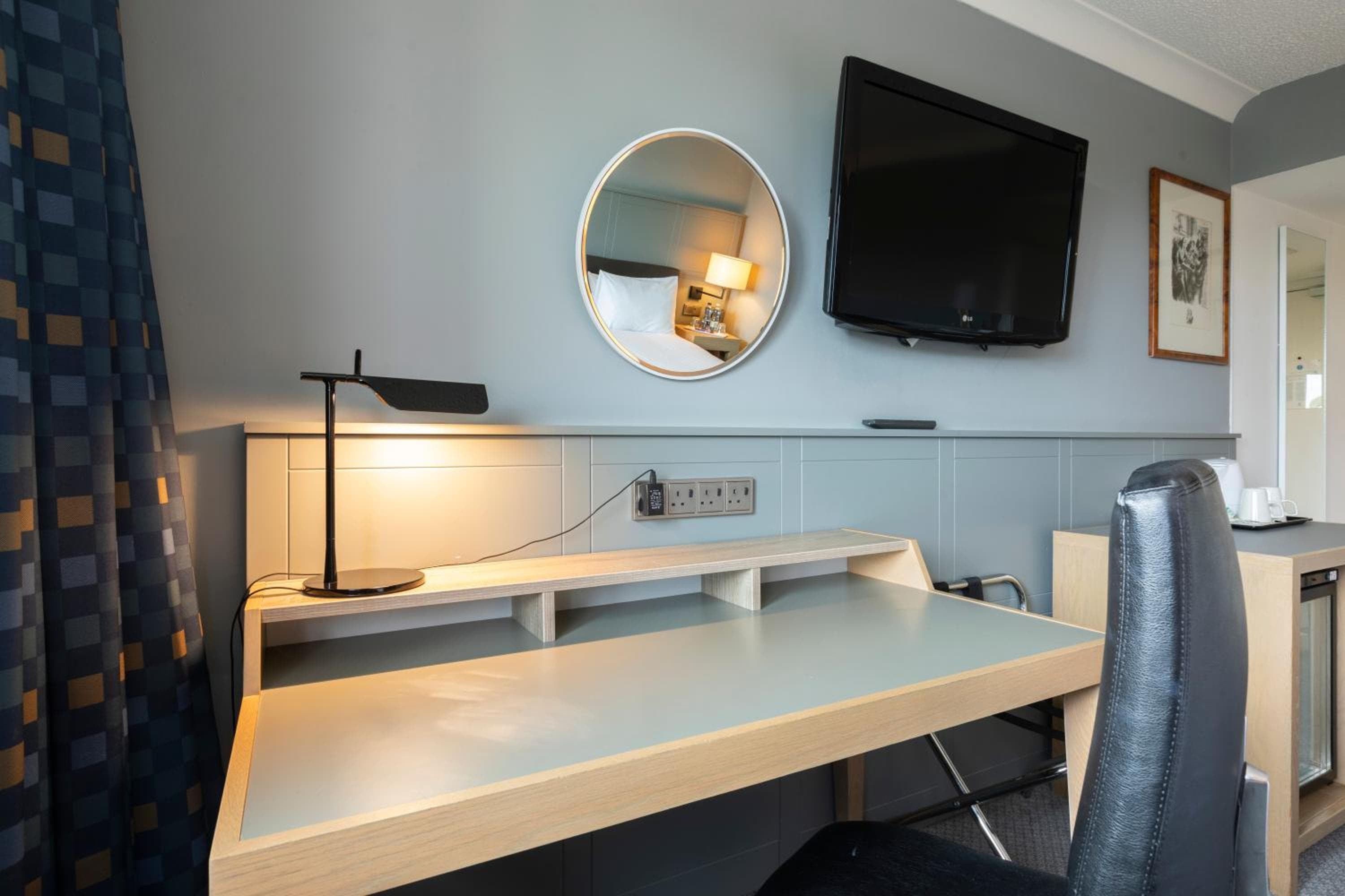 Holiday Inn Cardiff City Centre by IHG 3
