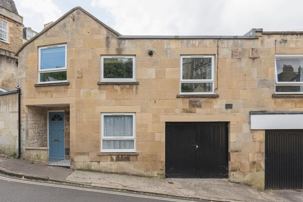 The Park Street Mews - With Parking