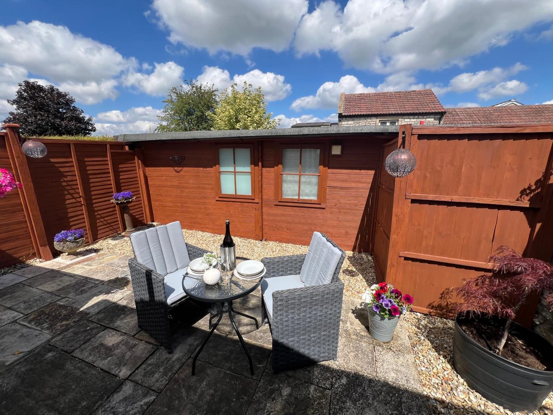 Cosy countryside stay near Bath with free parking