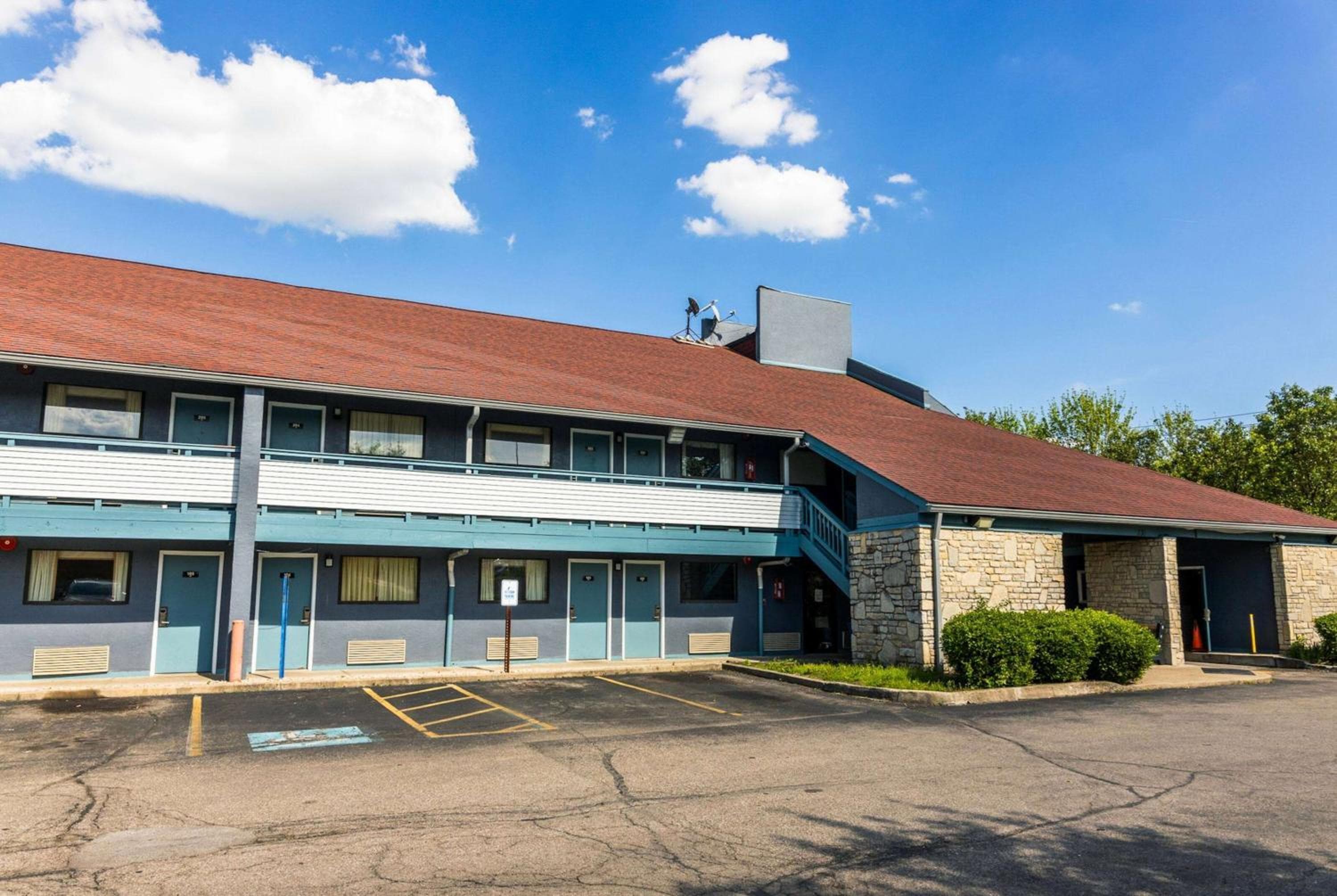 Super 8 by Wyndham Cincinnati-Springdale OH