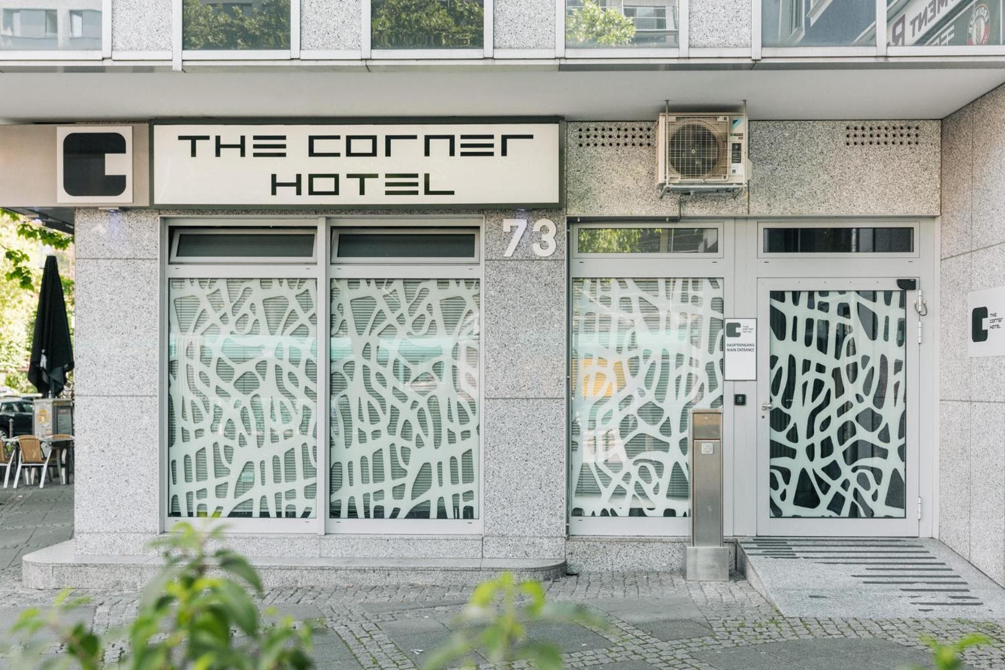 Homaris The Corner - Self-Check In