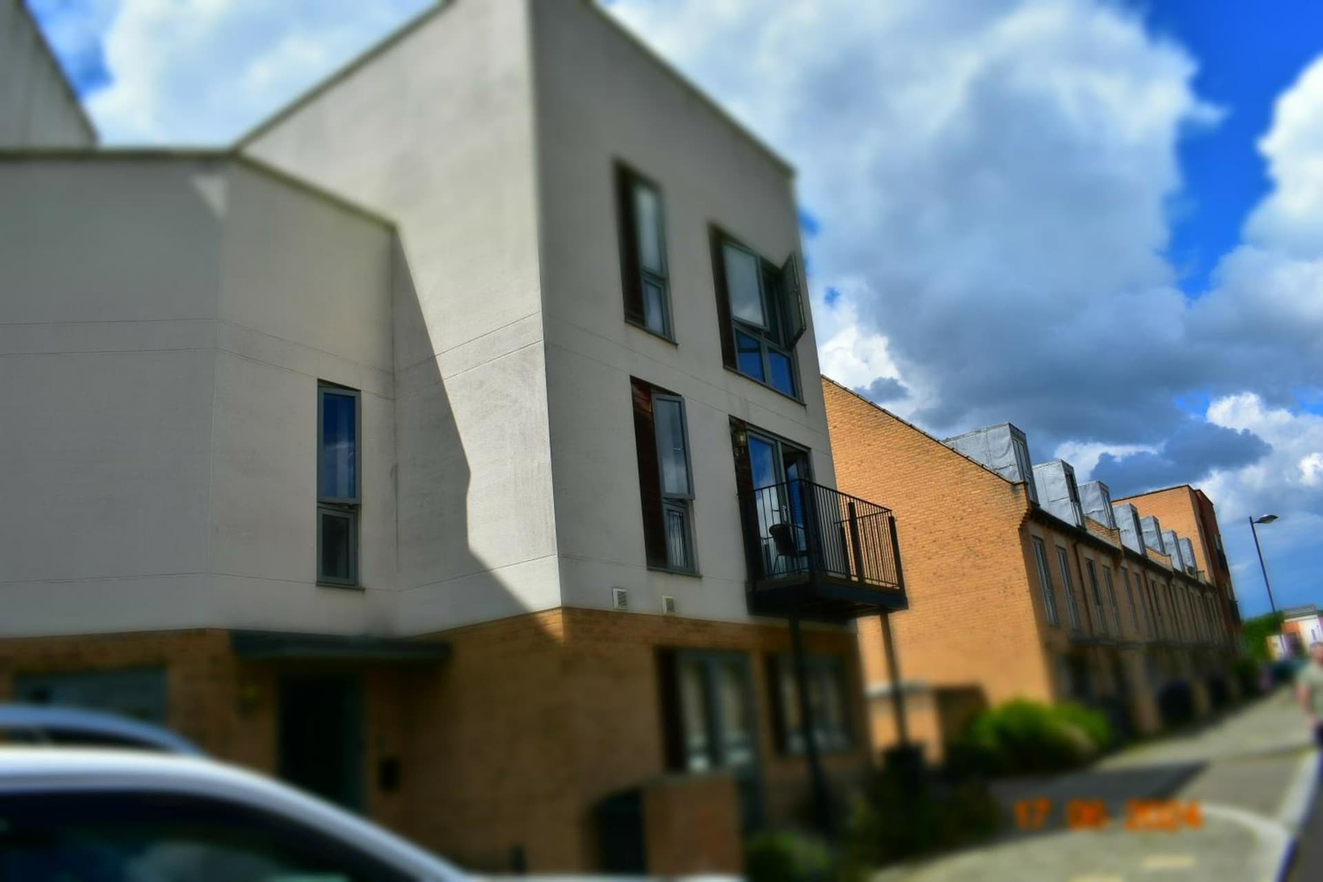 Luxury 2 Bedroom Northampton Townhouse with Balcony