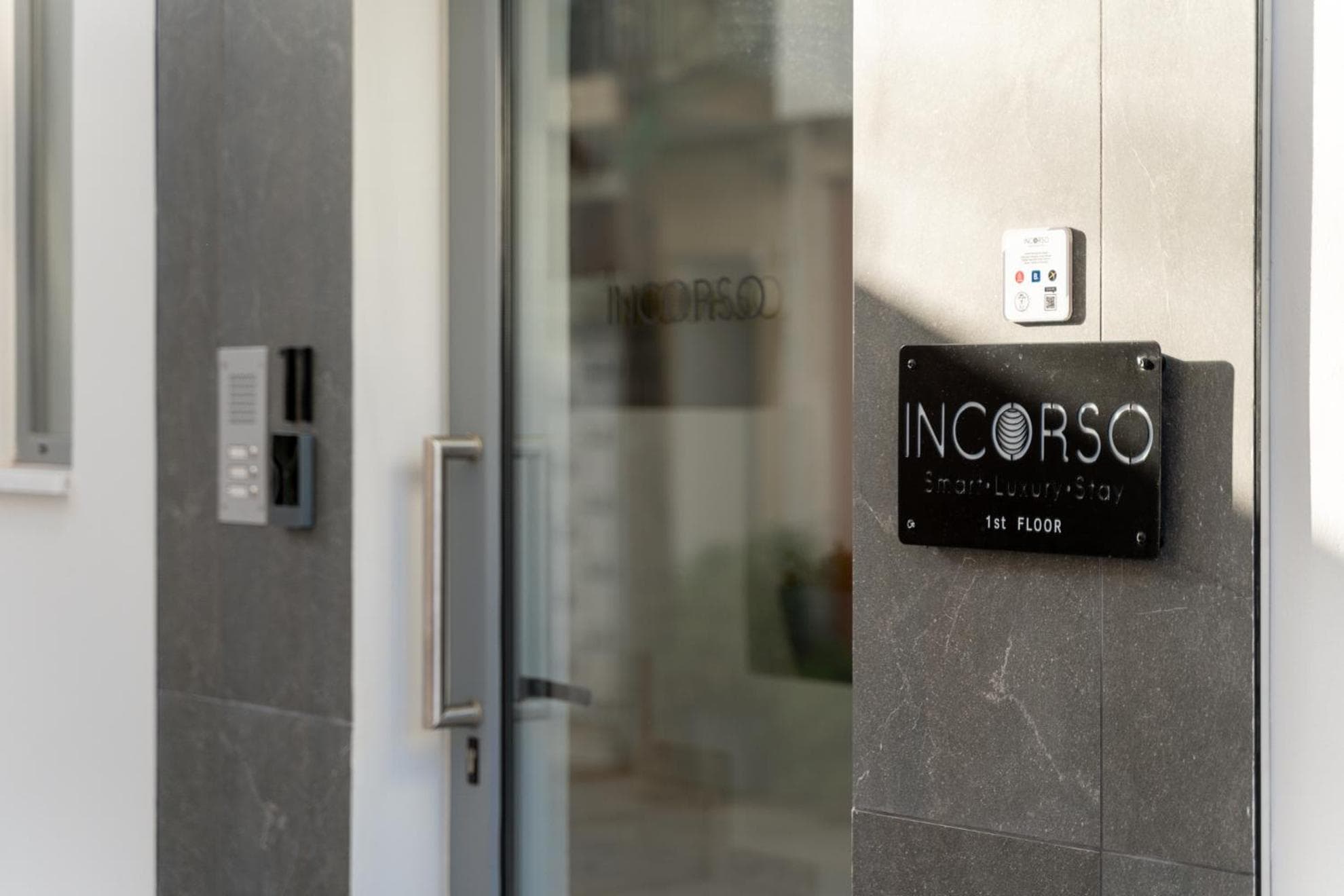 INCORSΟ - Smart Luxury Stay - Athens Airport - PassCode Late Check In