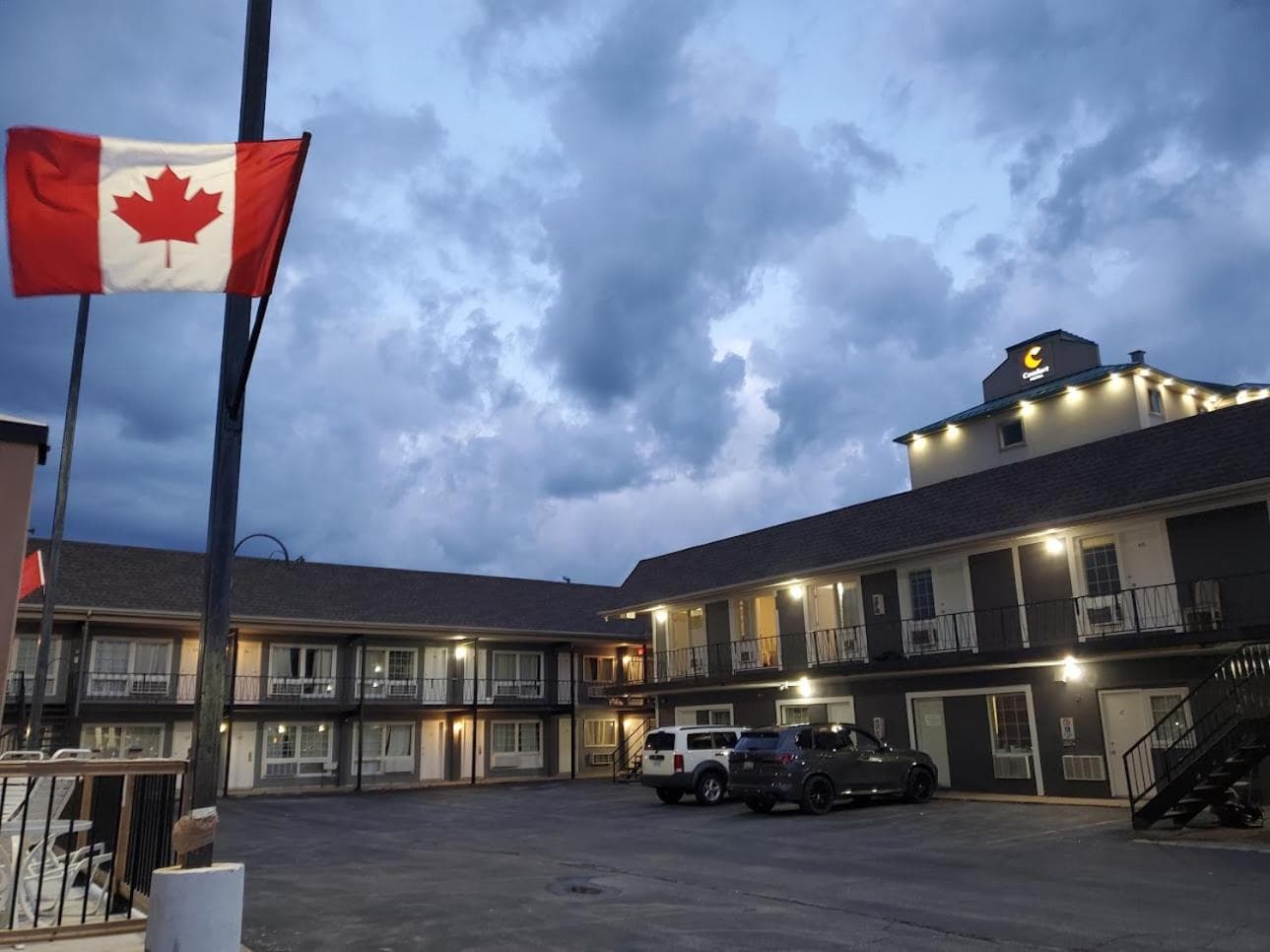 Niagara Falls Courtside Inn