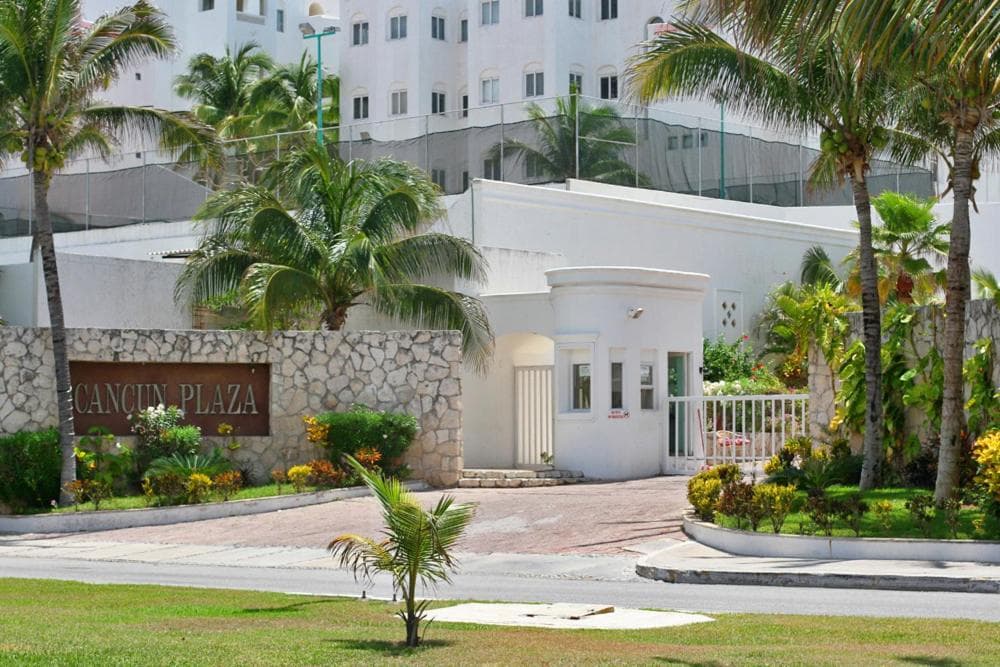 Cancun Plaza Condos