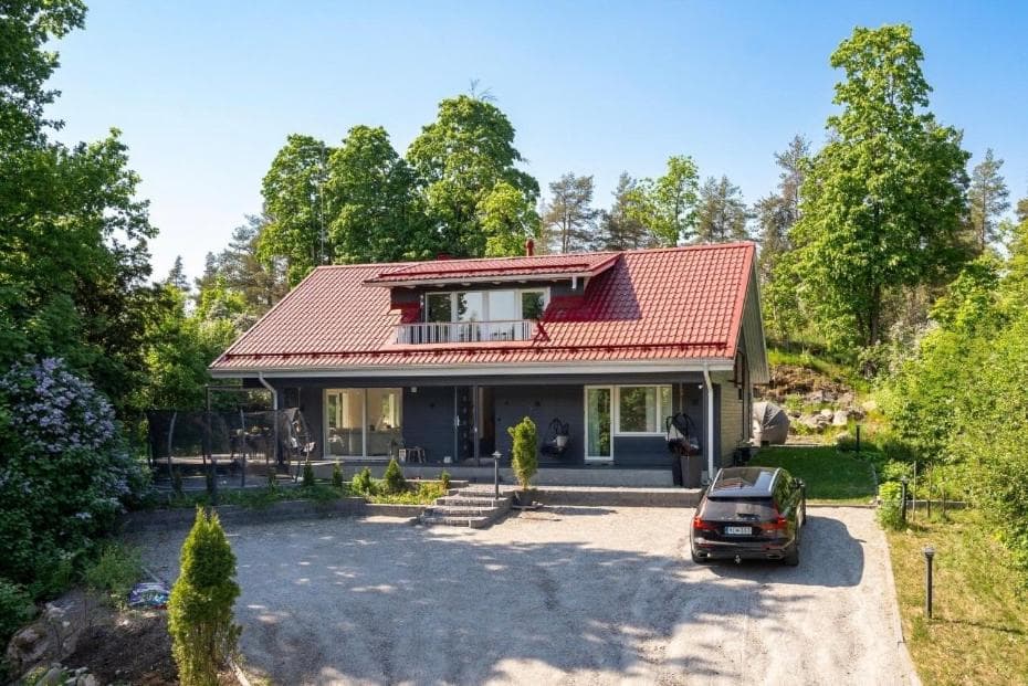 Beautiful house in peaceful area