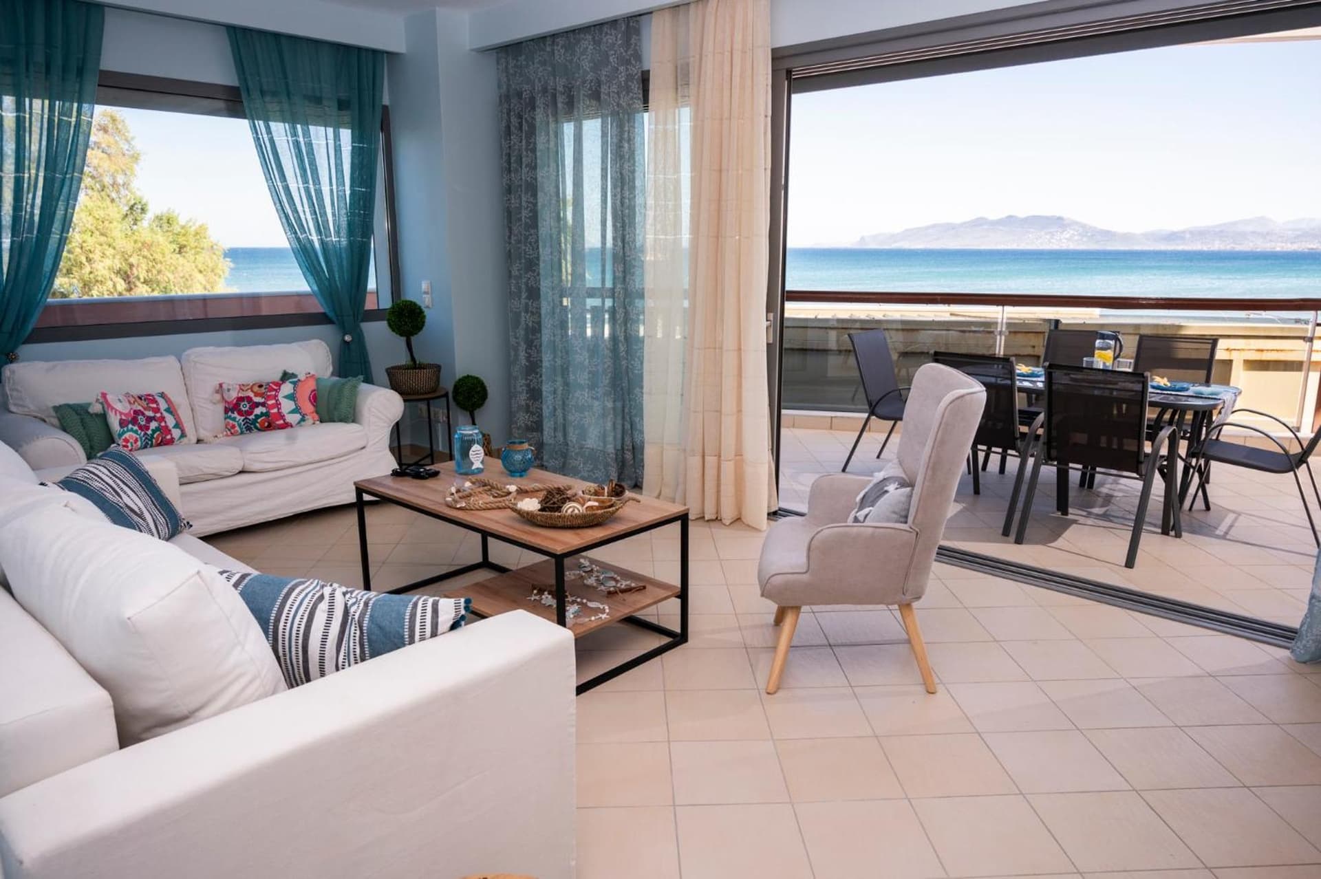 Oceanis Apartments