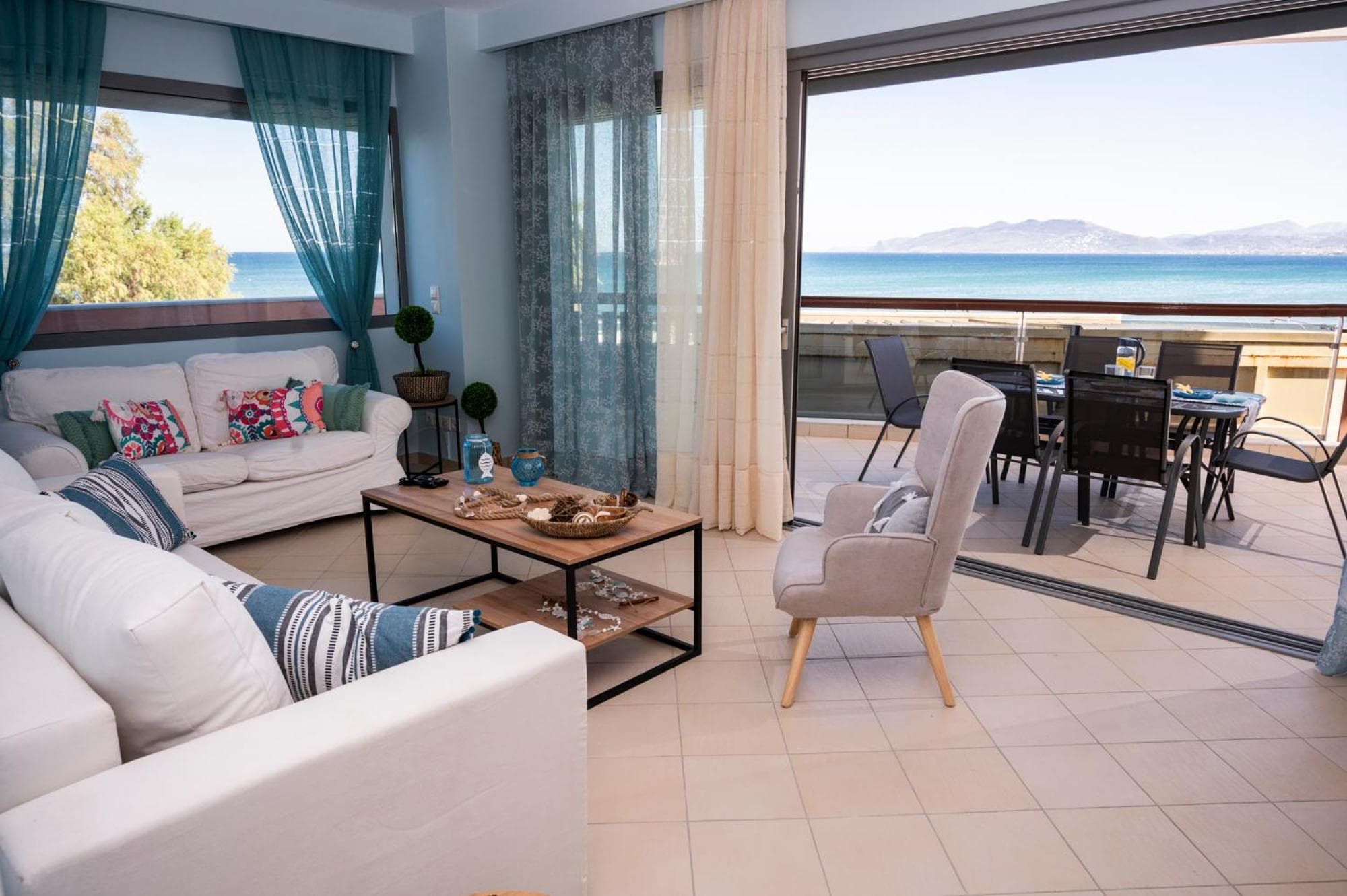 Oceanis Apartments
