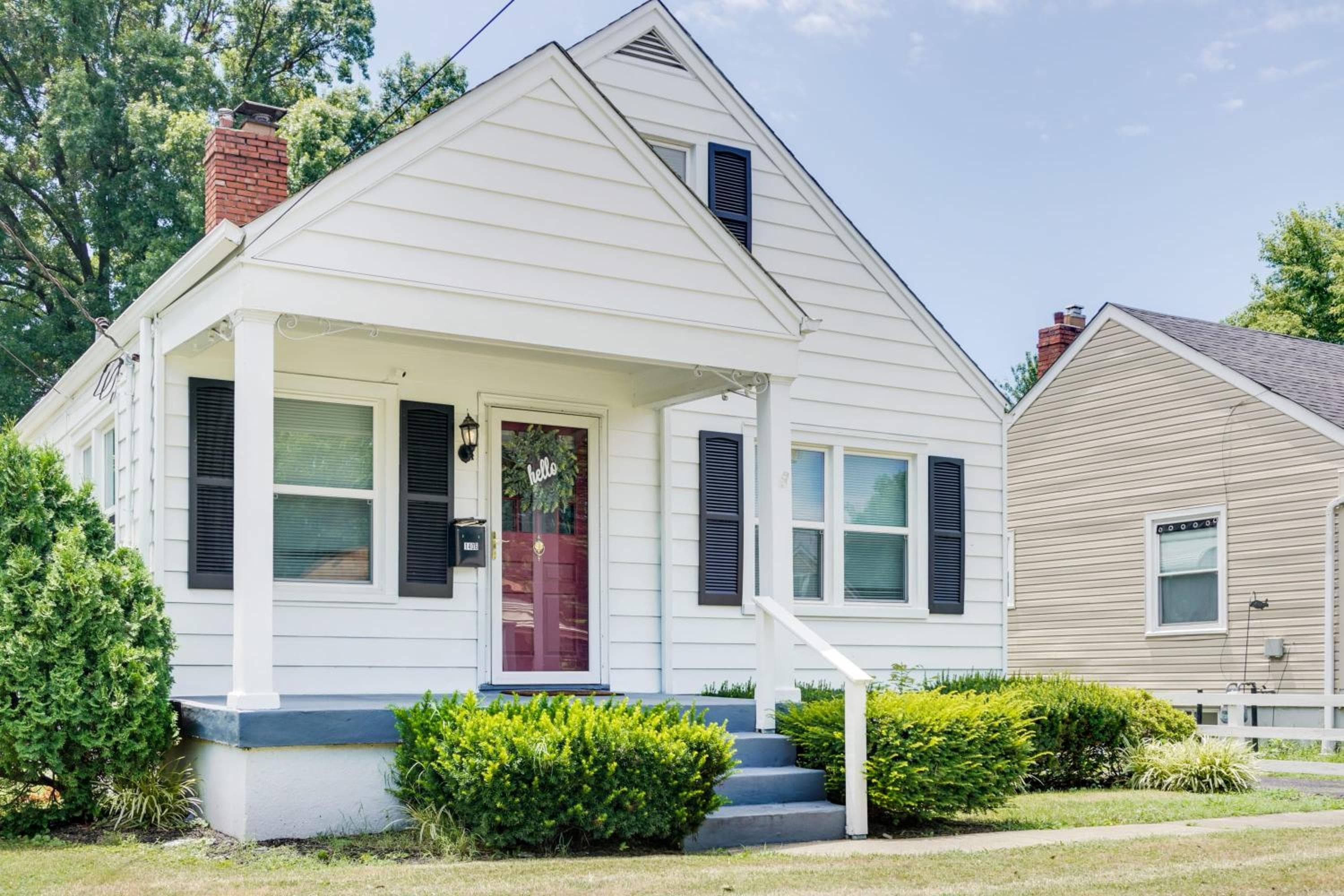 Spacious 4BR Home with Cozy Vibes in Louisville