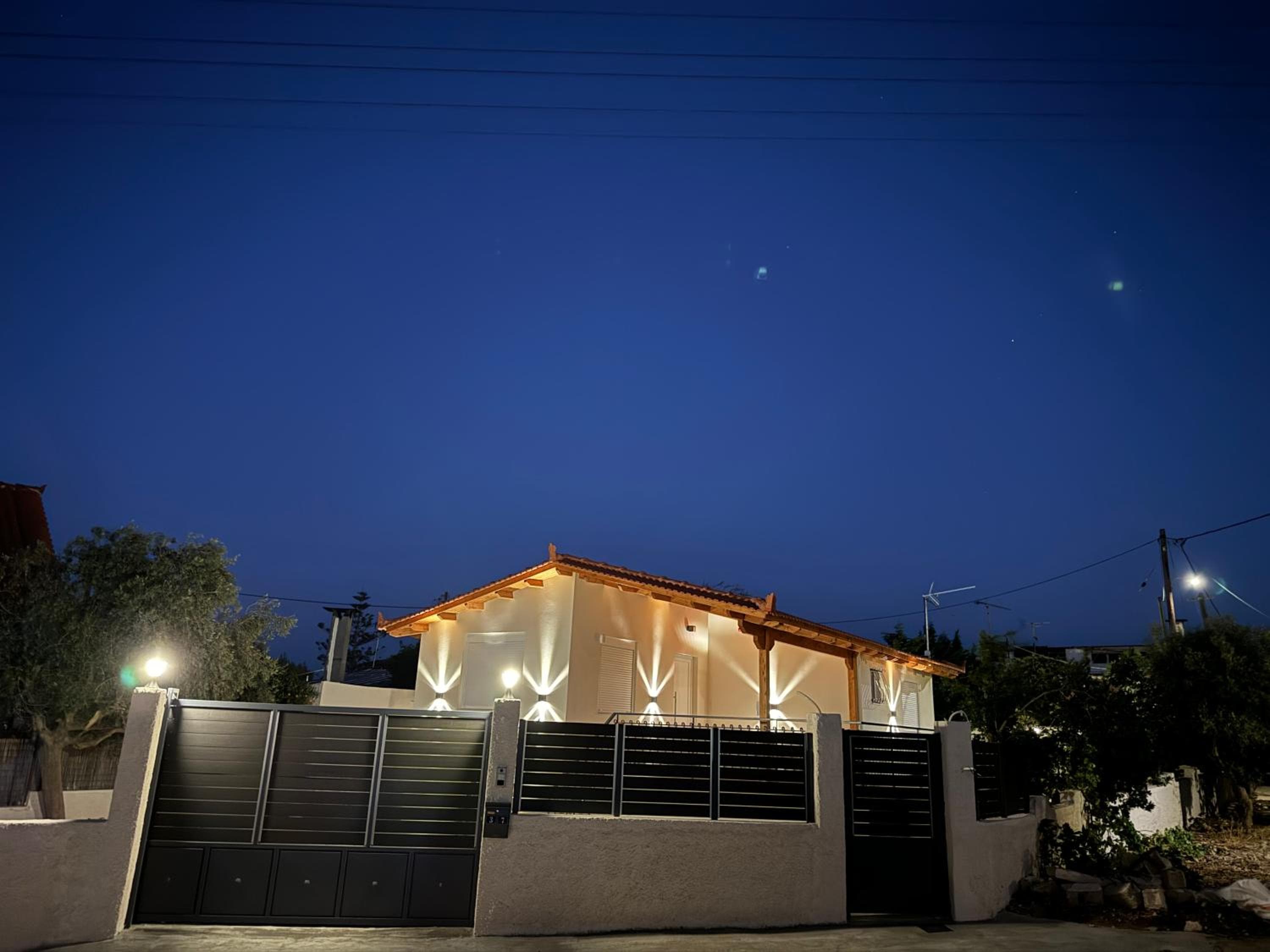 Secret Garden Airport-Beach Villa 300m from famous Davis Beach