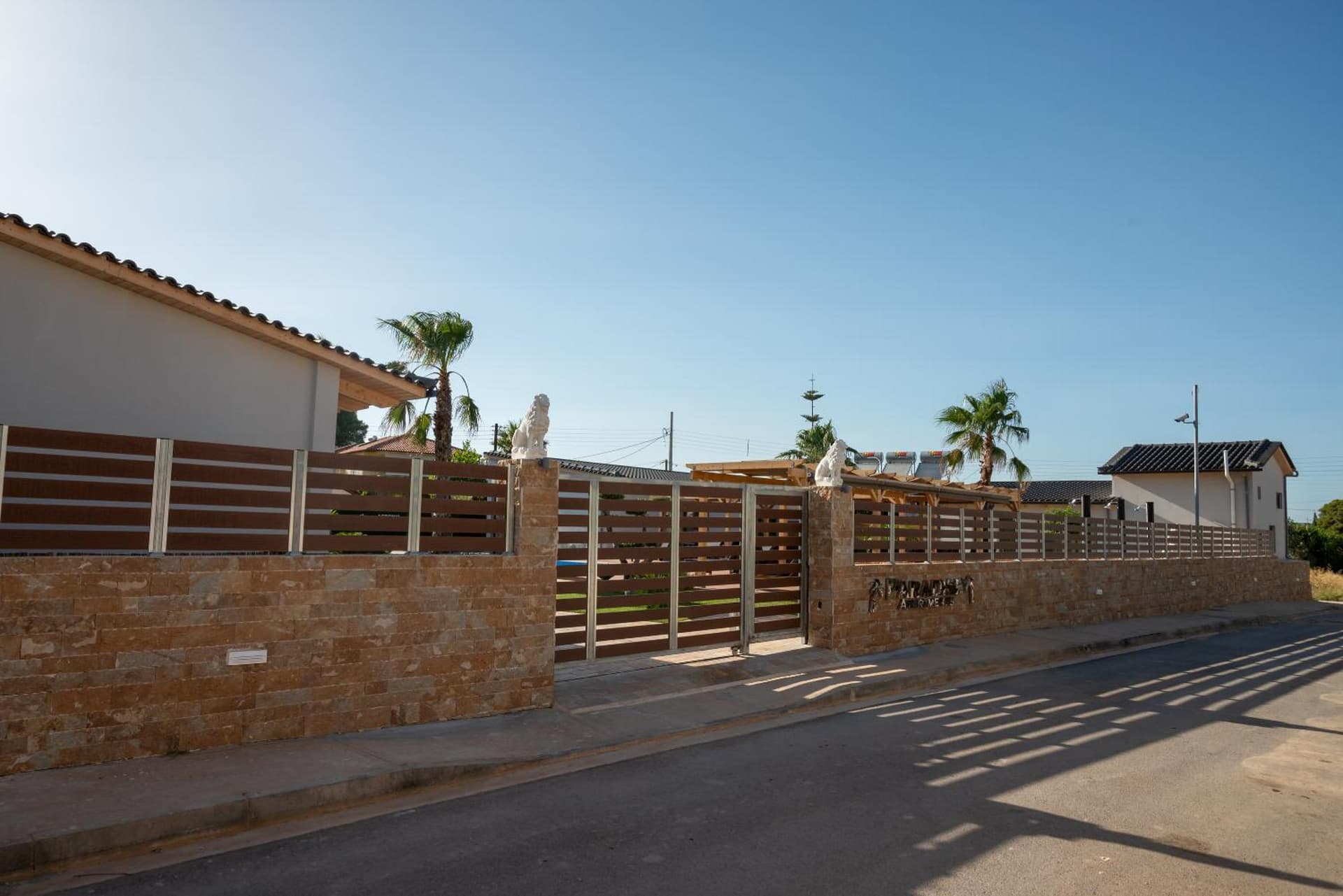 Paradise Apartments Artemida