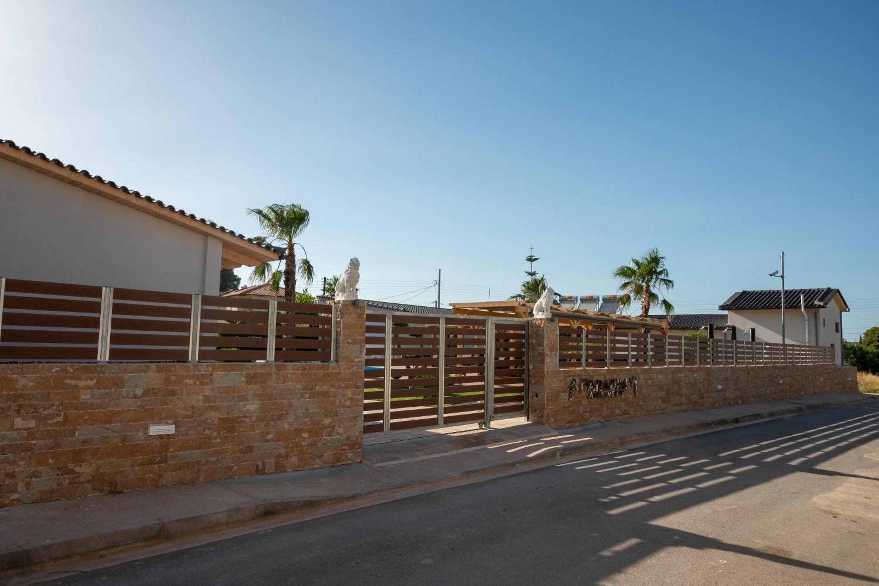 Paradise Apartments Artemida