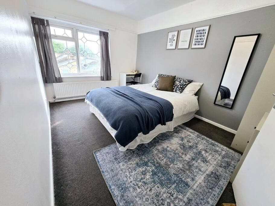 Beautiful rooms in PRIME location!