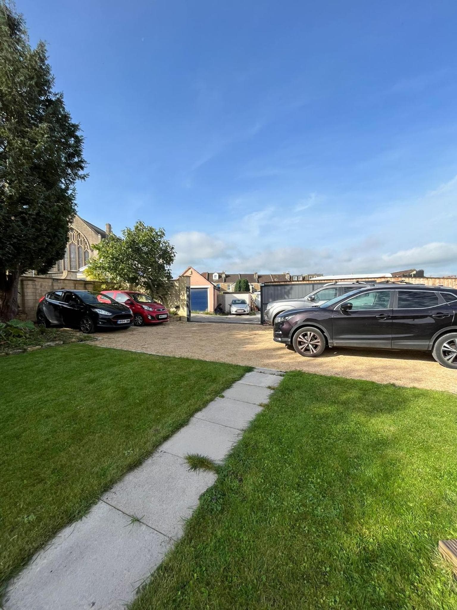 ASCENSION BUNGALOW Beautiful spacious 4 bedrooms & free parking
