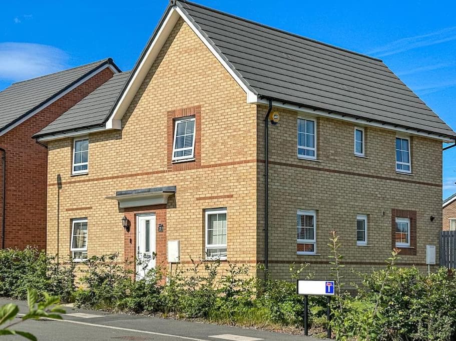 Sheffield Detached Charming 4bd Home