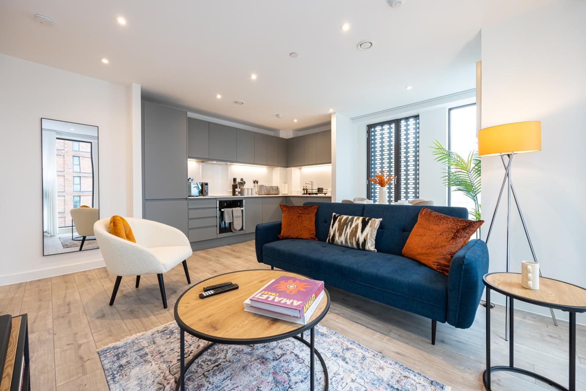 Pet friendly 2BR near station by Asquare Letting 4
