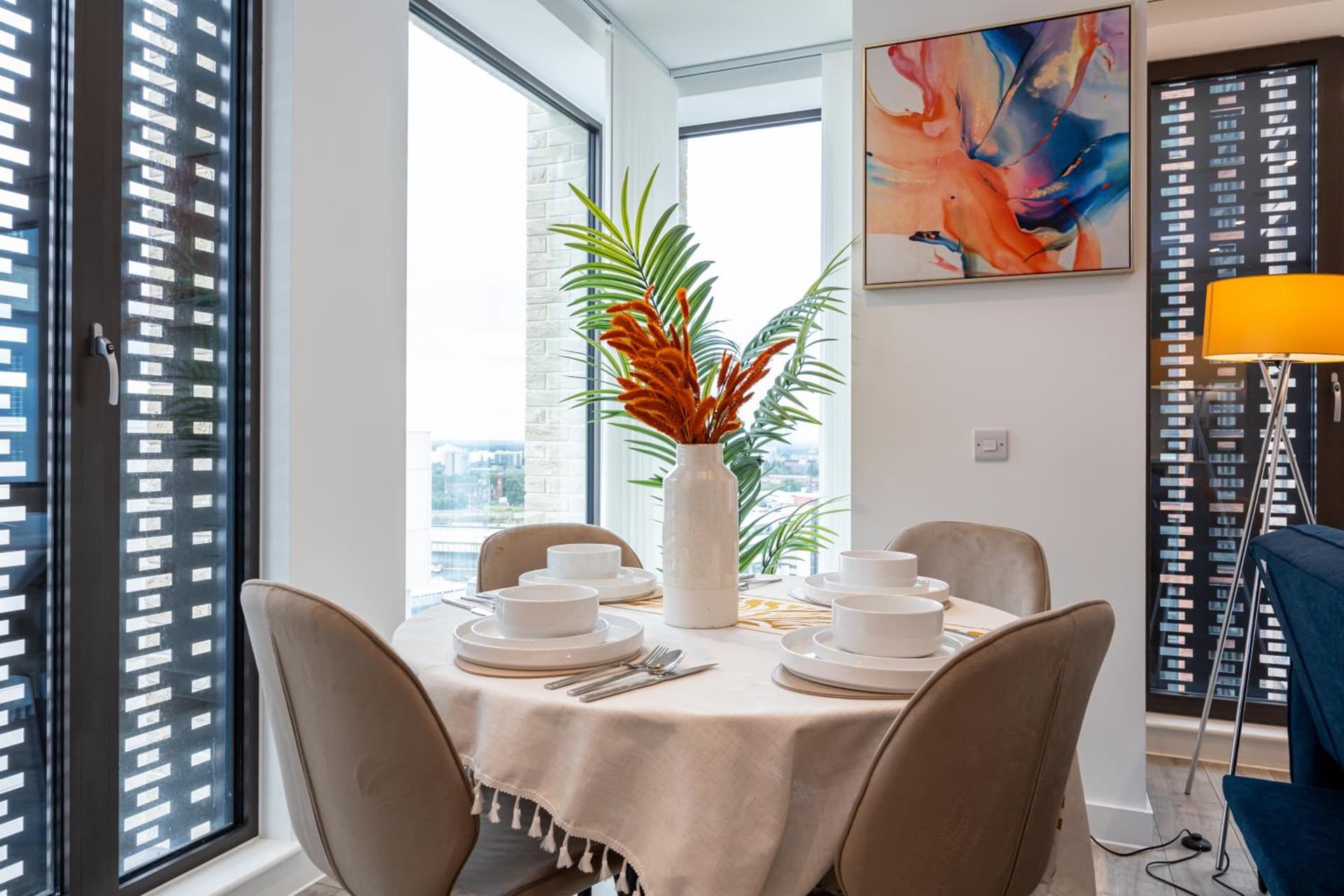 Pet friendly 2BR near station by Asquare Letting