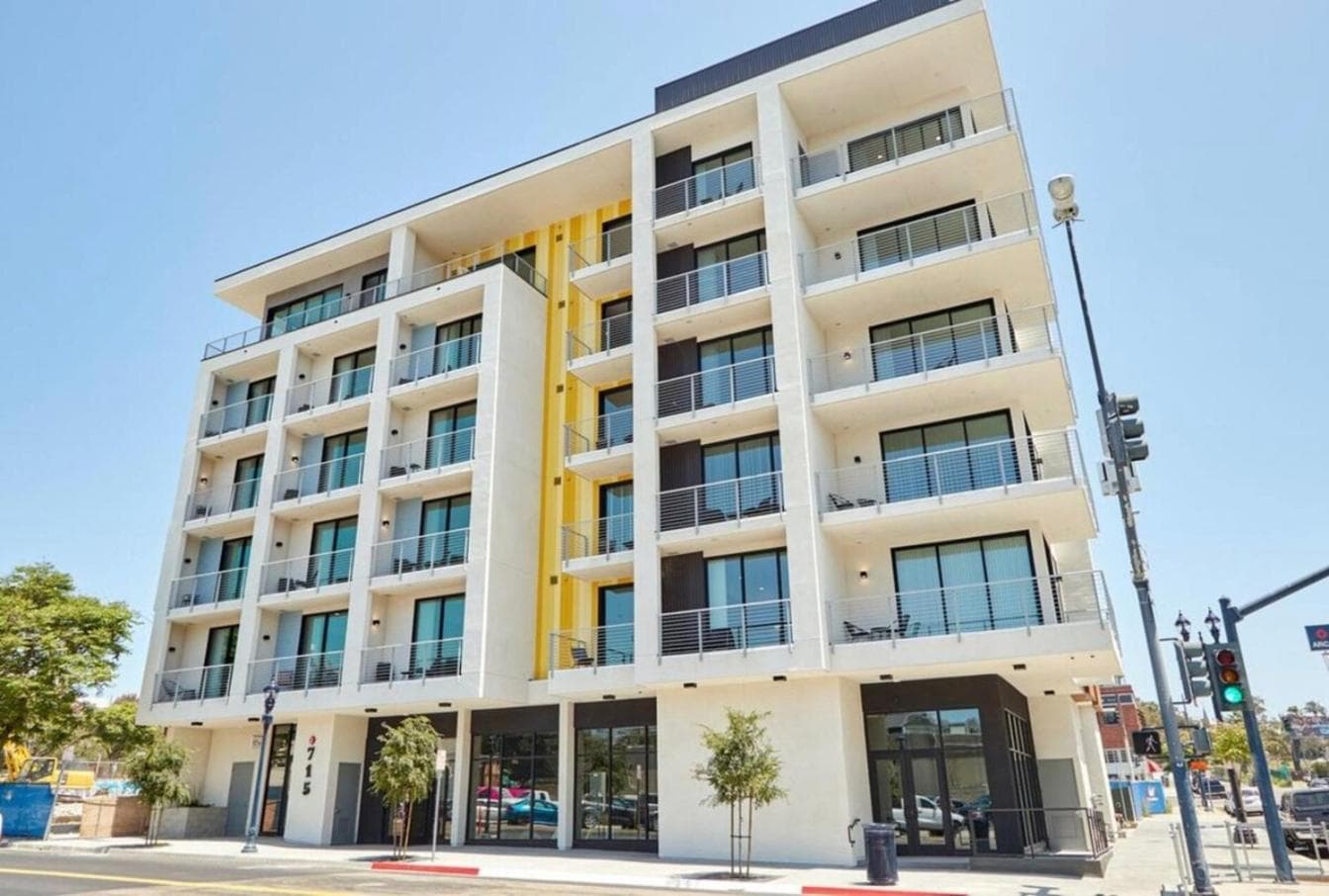 The Leo - Deluxe 3 Bedroom Stay