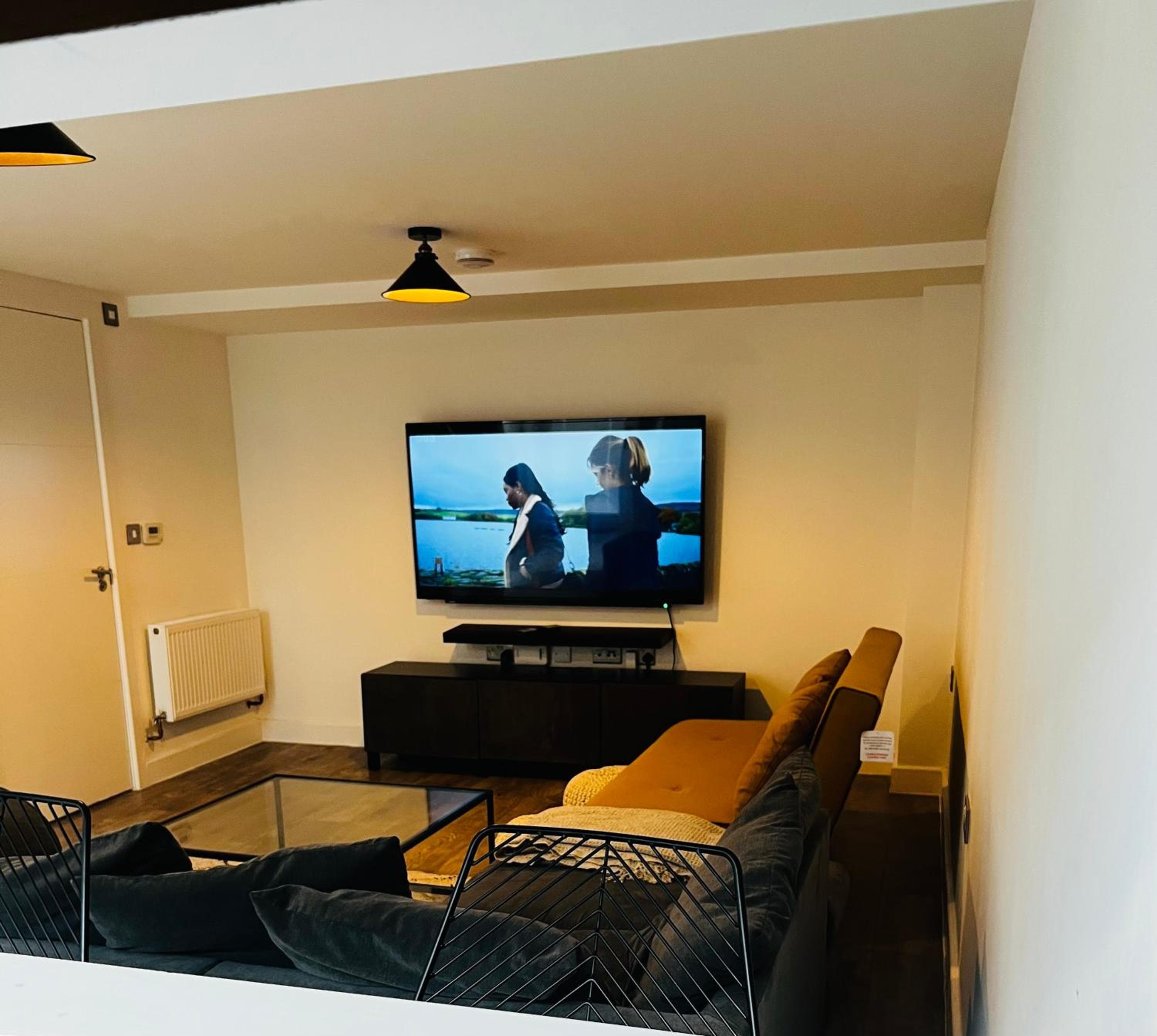 Luxurious 1-Bedroom with Parking
