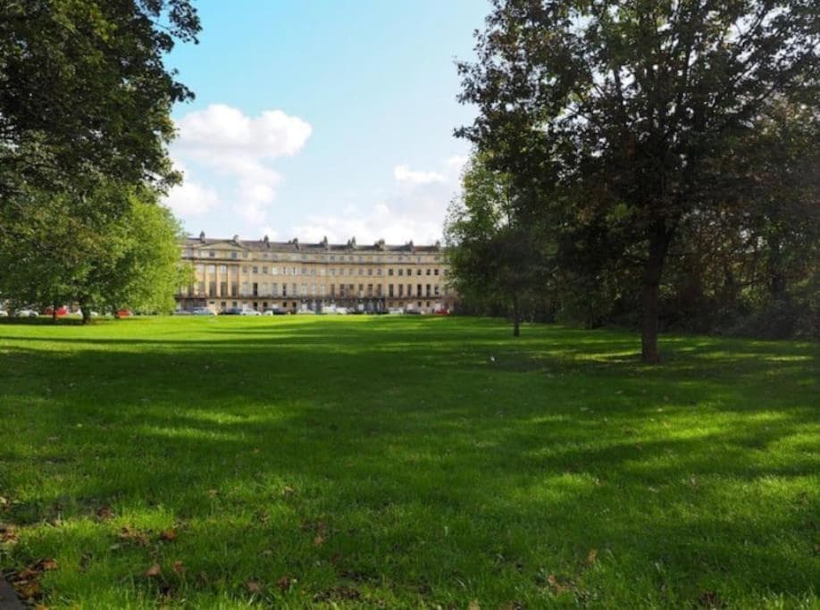 Tranquil House in Bath Centre