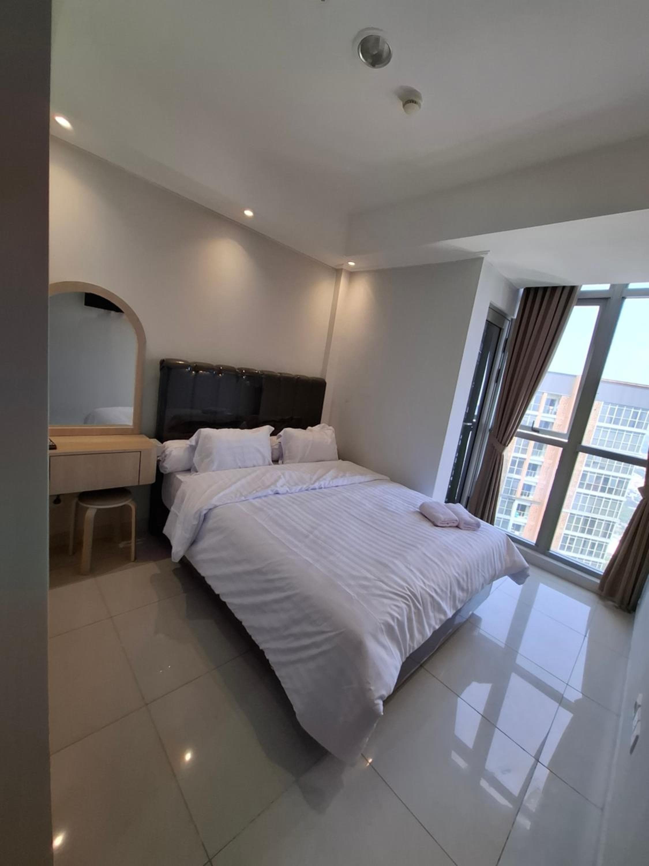 Pik Gold Coast Seaview Honolulu by Suitestay