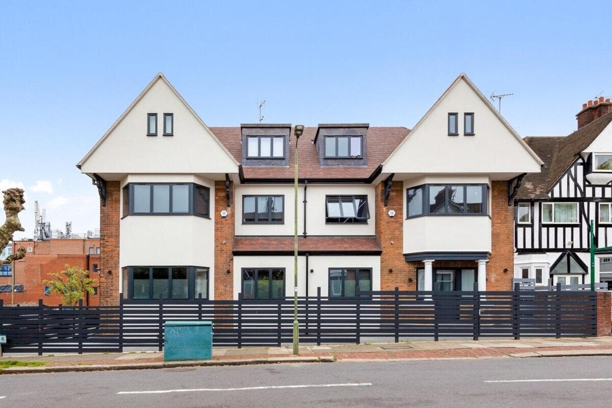 Stylish Studio Apt By Stay Smart Short Lets & Serviced Accommodation Golders Green With Free WiFi