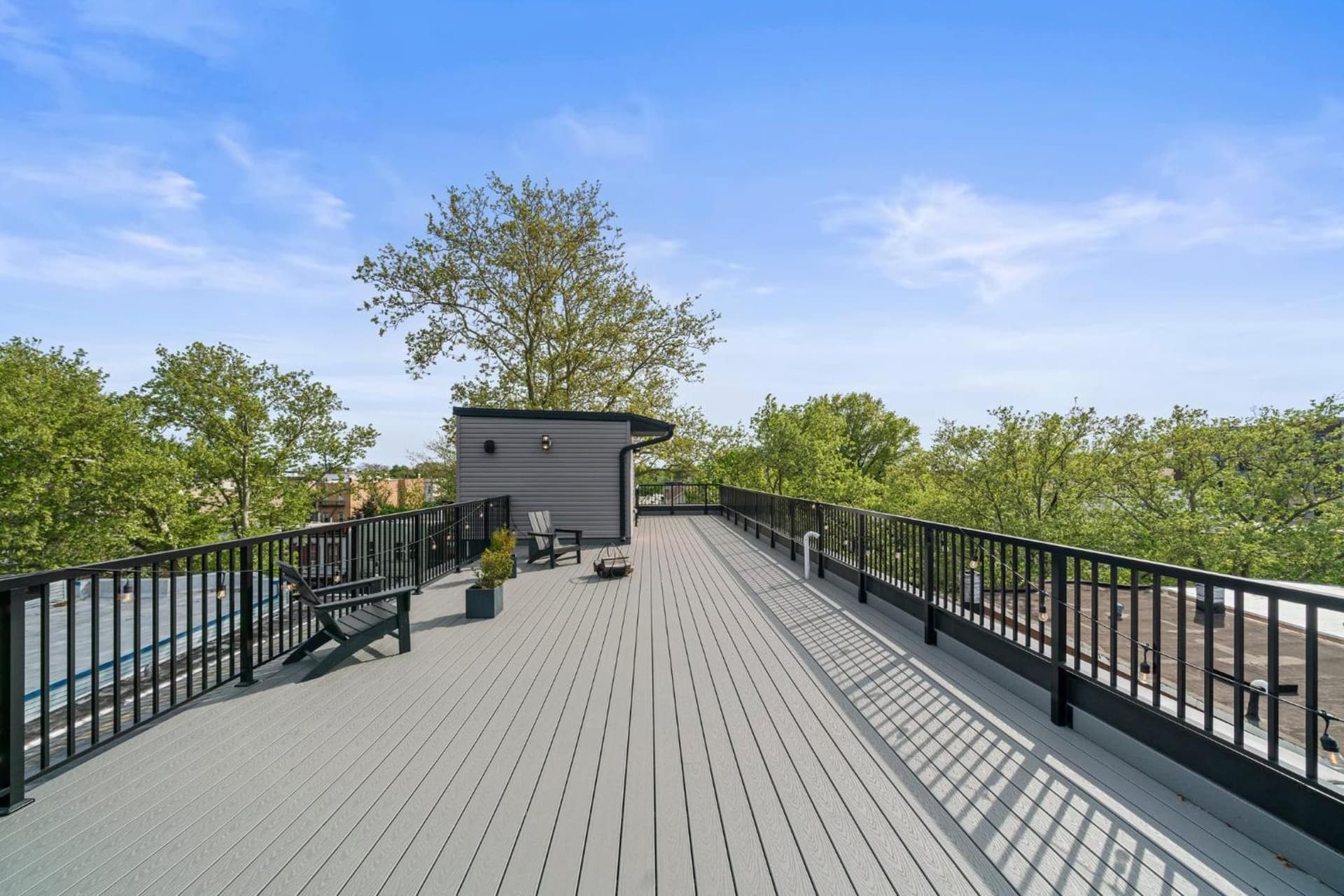 Huge 2000 sqft Luxury & Stylish Condo minutes to New York