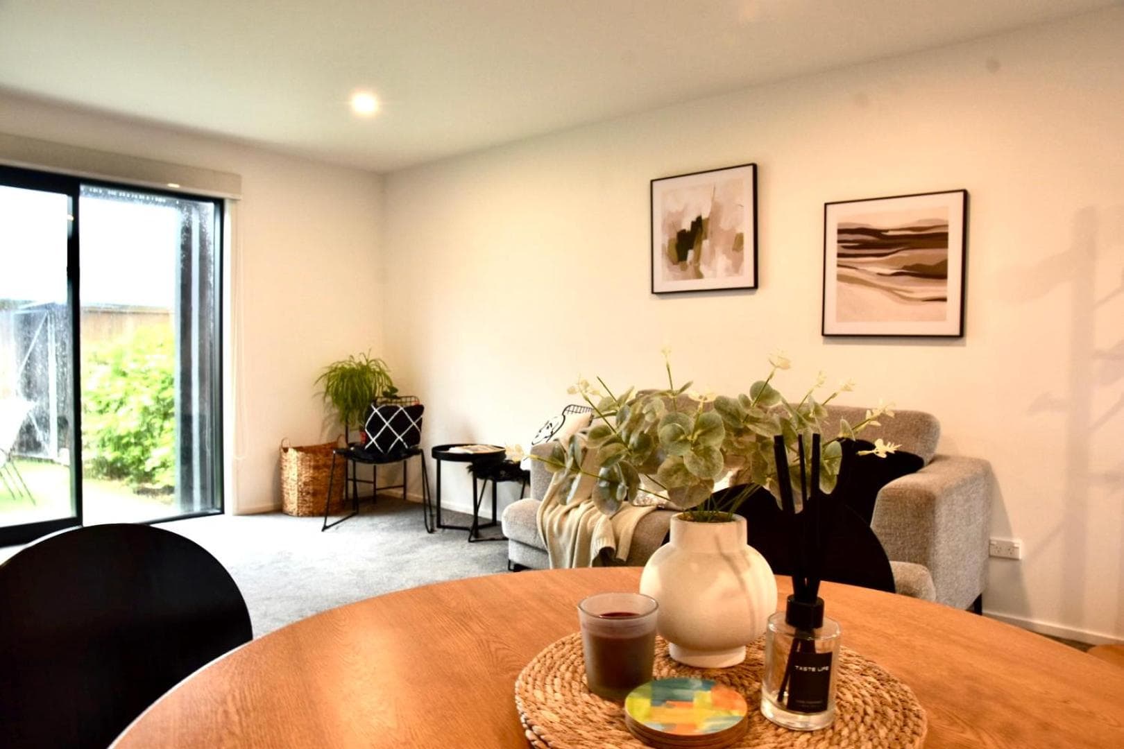 Cosy Townhouse Close to Wolfbook Arena One KM Away From Railway Station With Rare Onsite EV Car Park