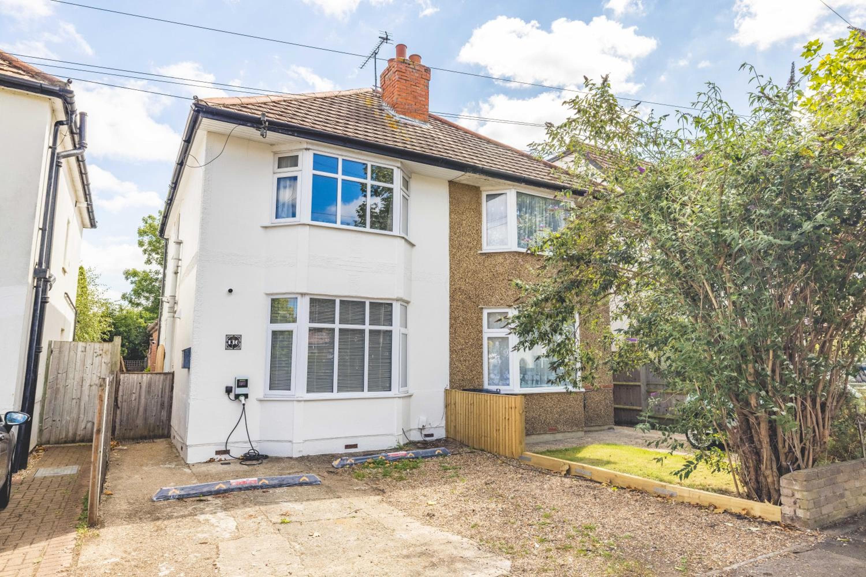 Super Cool Flats in Windsor with Parking and EV