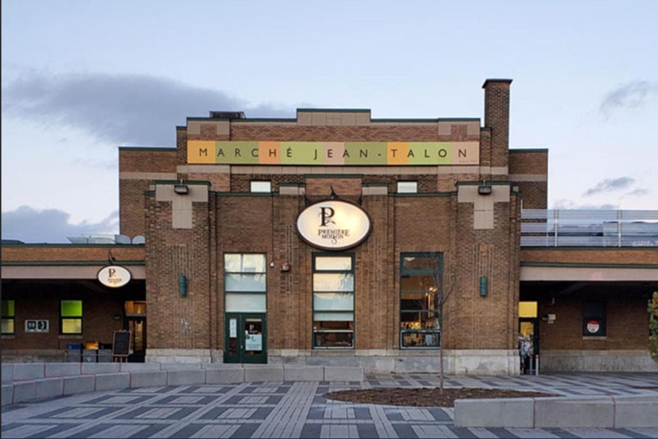 Trendy Open-Space Studio by Jean Talon Market