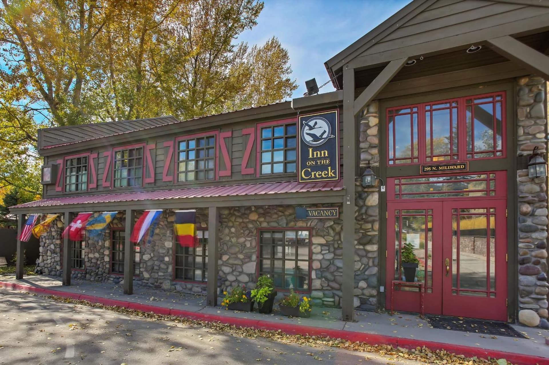 Inn on The Creek