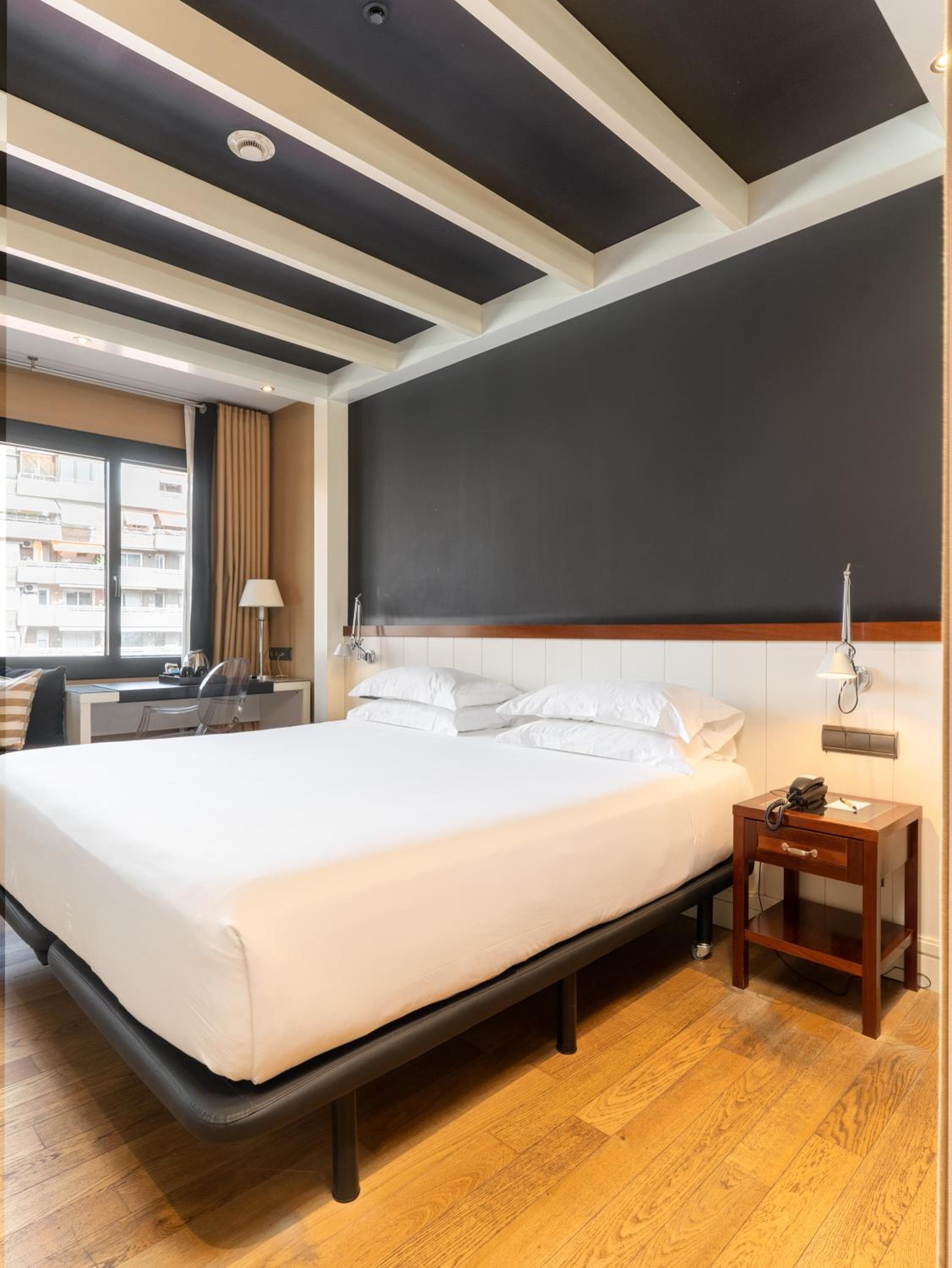 U232 Hotel 3