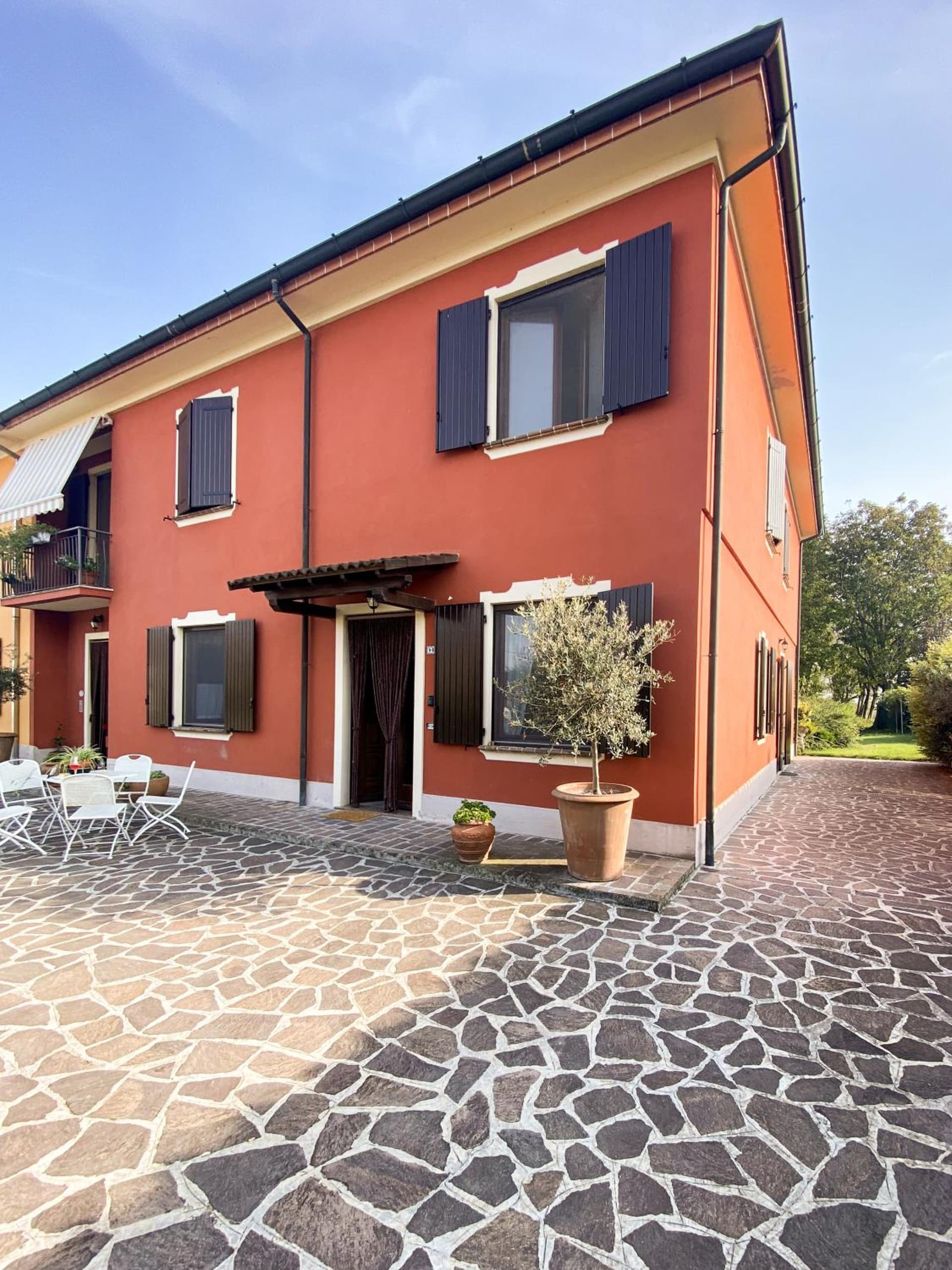 Guadetto House