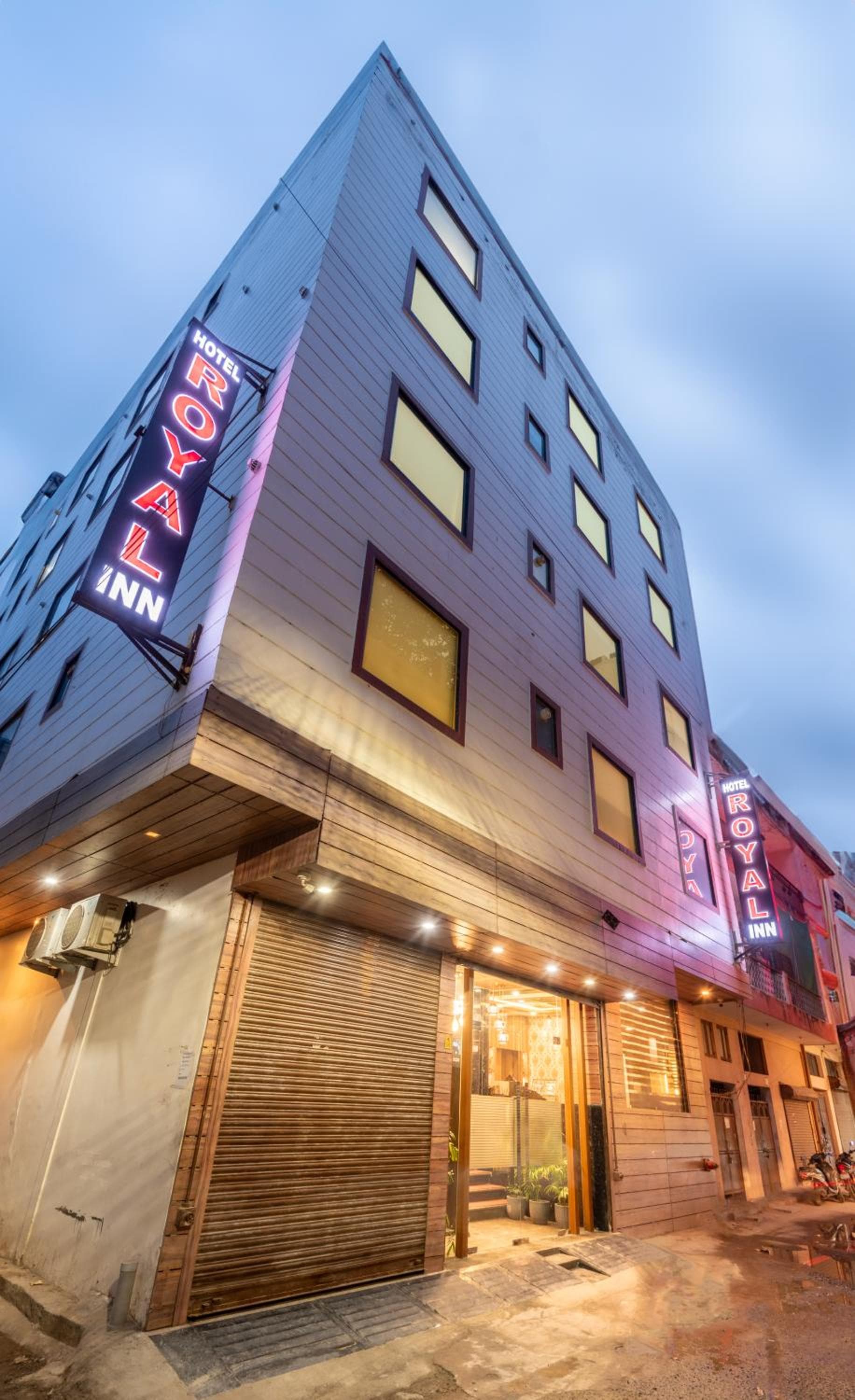 Hotel Royal Inn igi