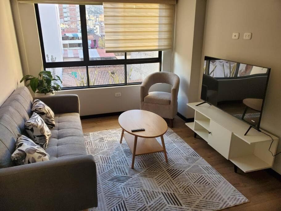 Modern Gem in Quiet Residential Area