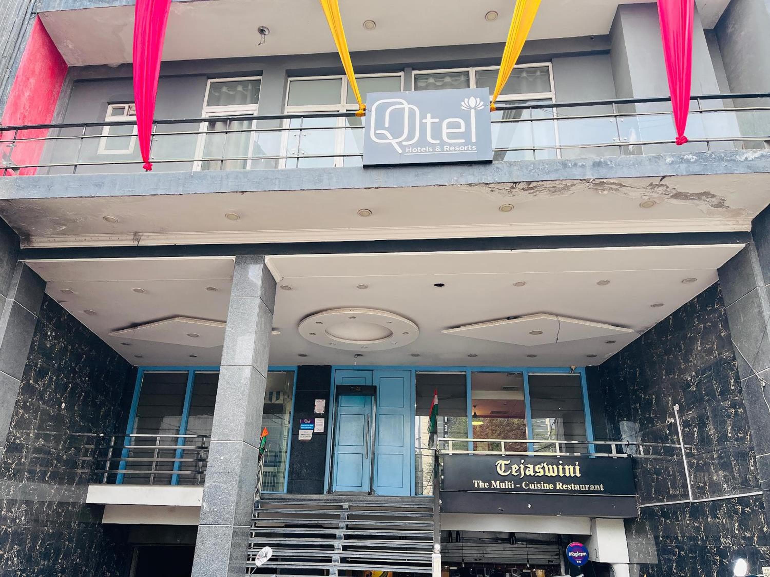Qotel Comfort Chhatarpur Near Metro & Tivoli Garden