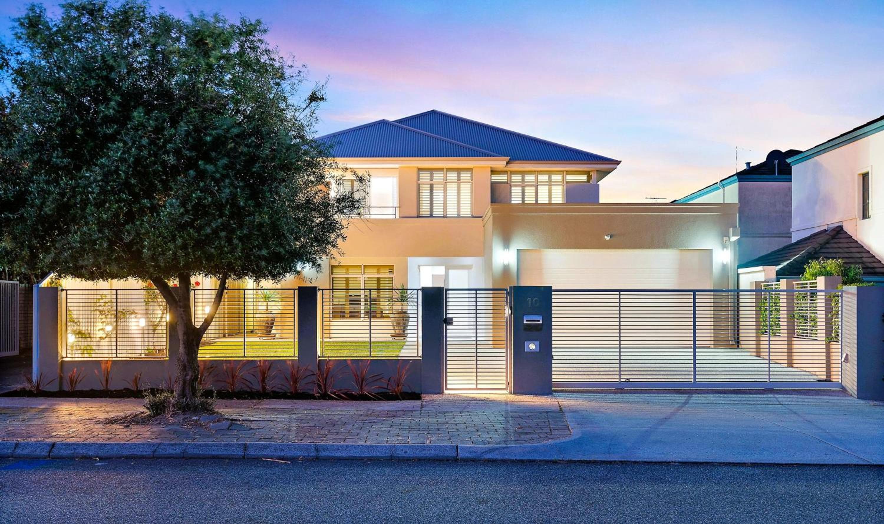 10 Majestic Maylands 4brwalk To River!