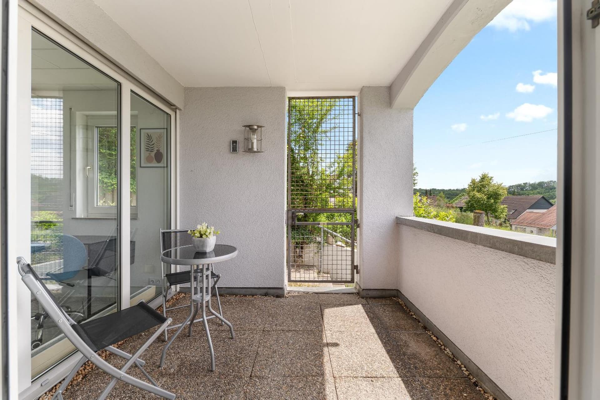Sunshine - 4 Personen Airport Messe mit TG-Garage