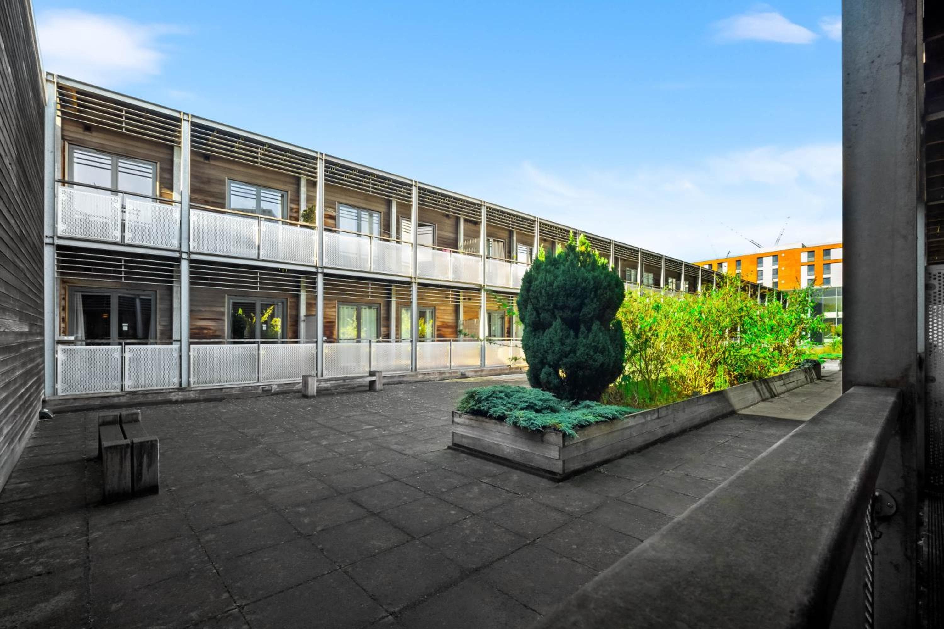 City Centre - Chinatown - Apartment - Balcony - Secure Parking - Fast WIFI - 39A