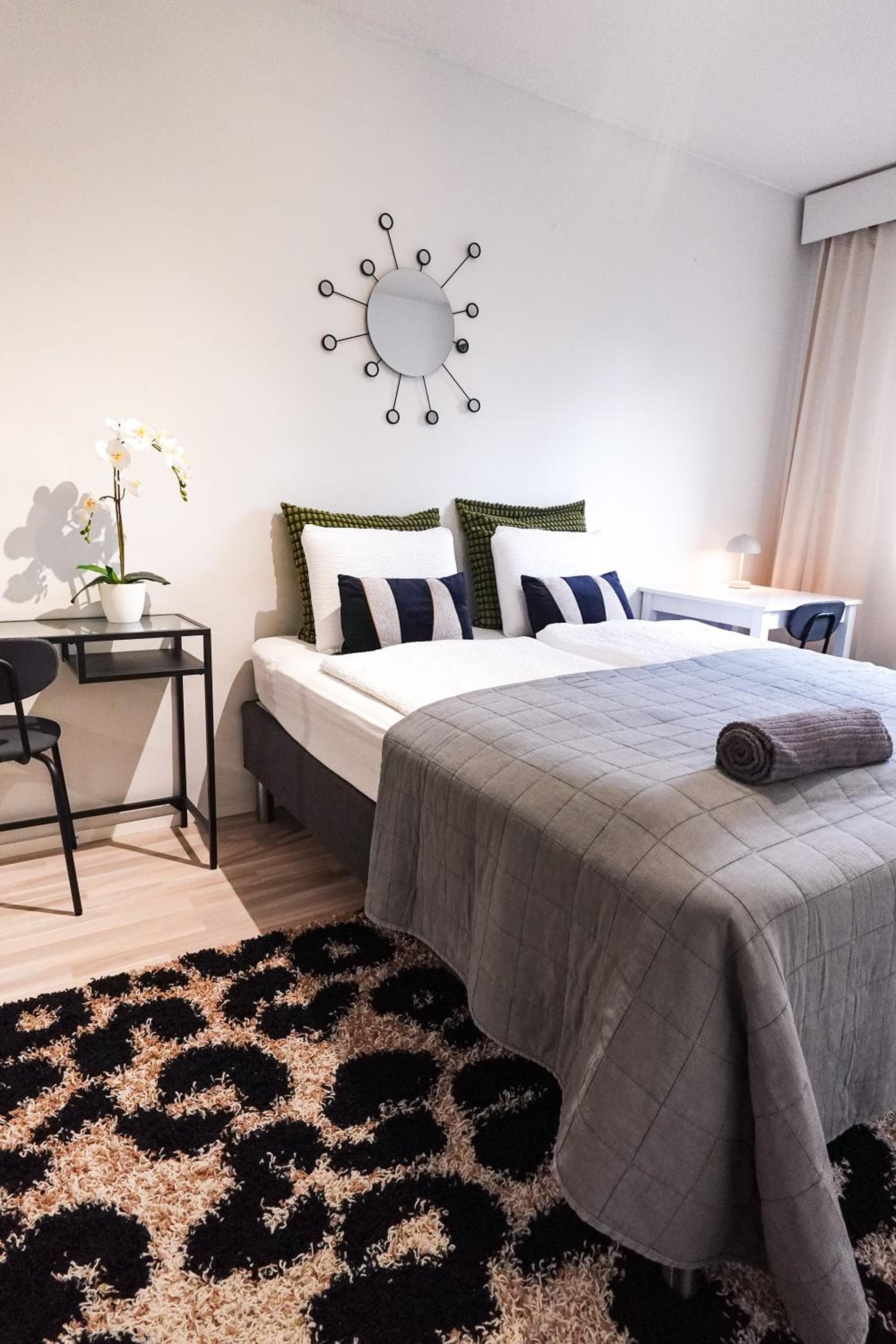 GuestFirst- Family Retreat Near Train & Kuusijärvi Lake