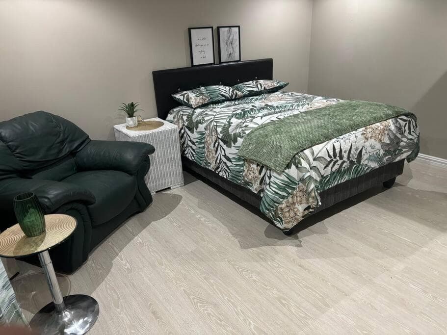 Bachelor Flat B