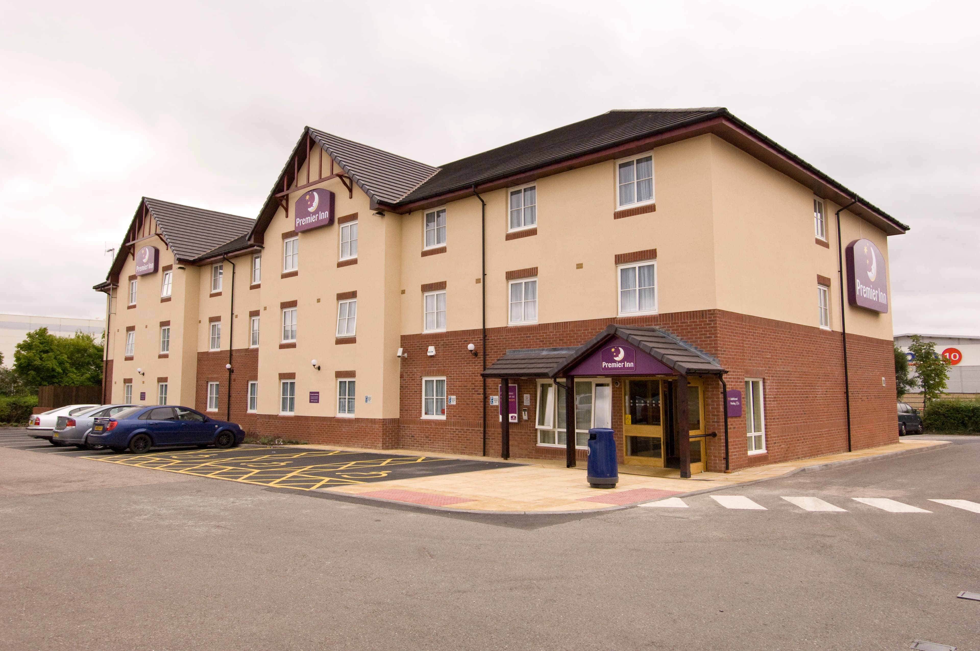 Premier Inn Coventry East - M6 J2