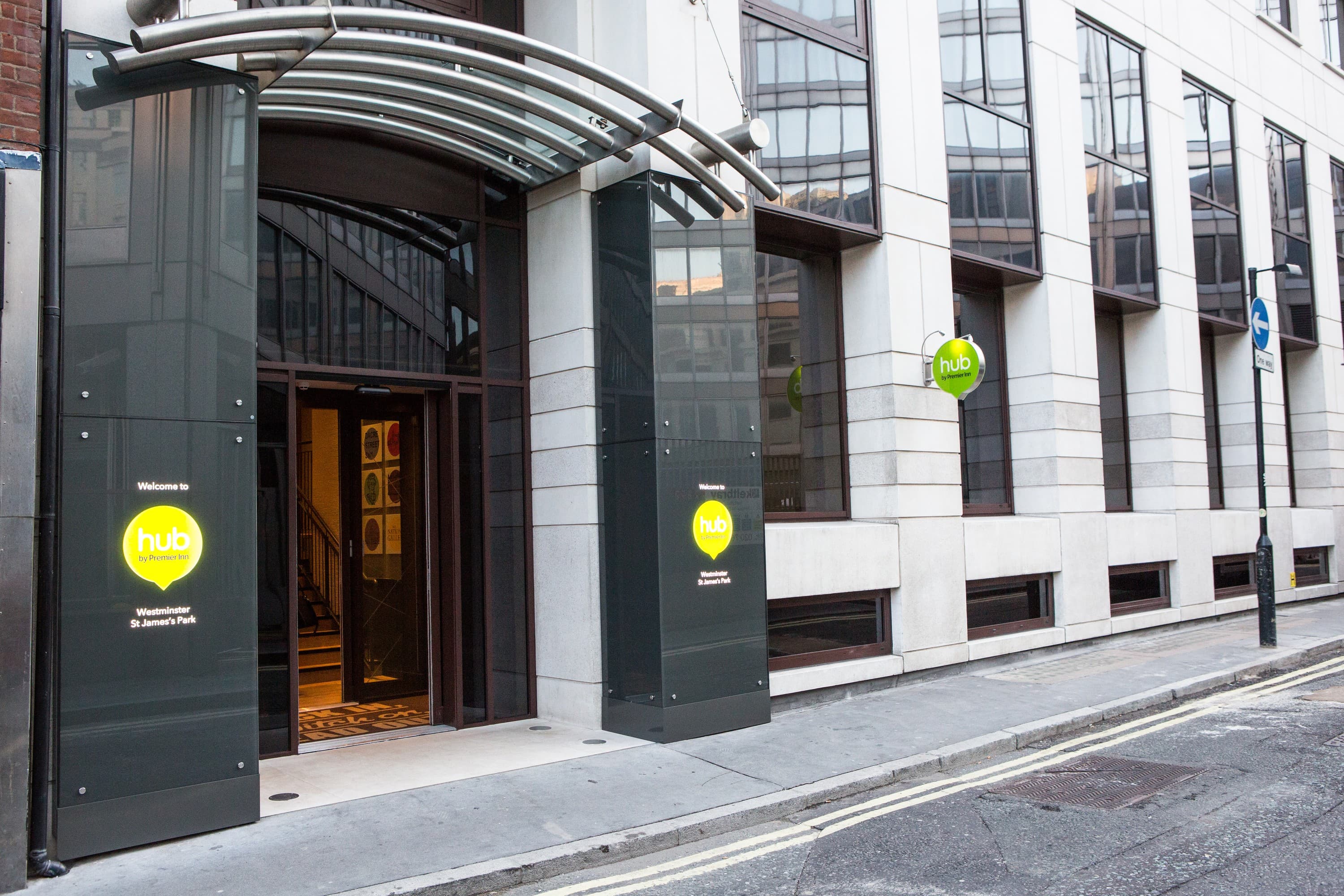 hub by Premier Inn London Westminster - Saint James' Park