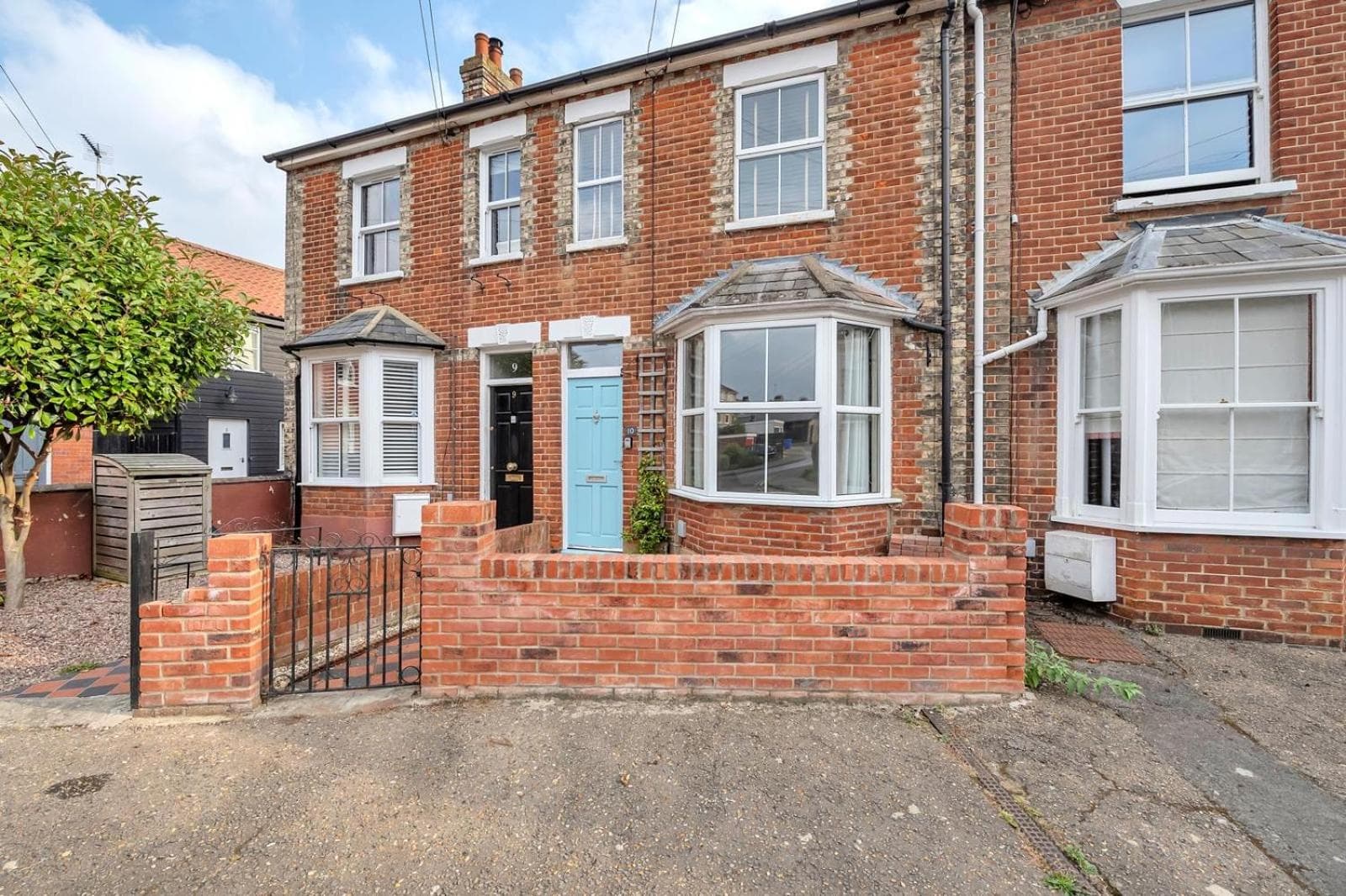 Delightful 10 St Martins - 2 bed, 2 bathroom with parking available