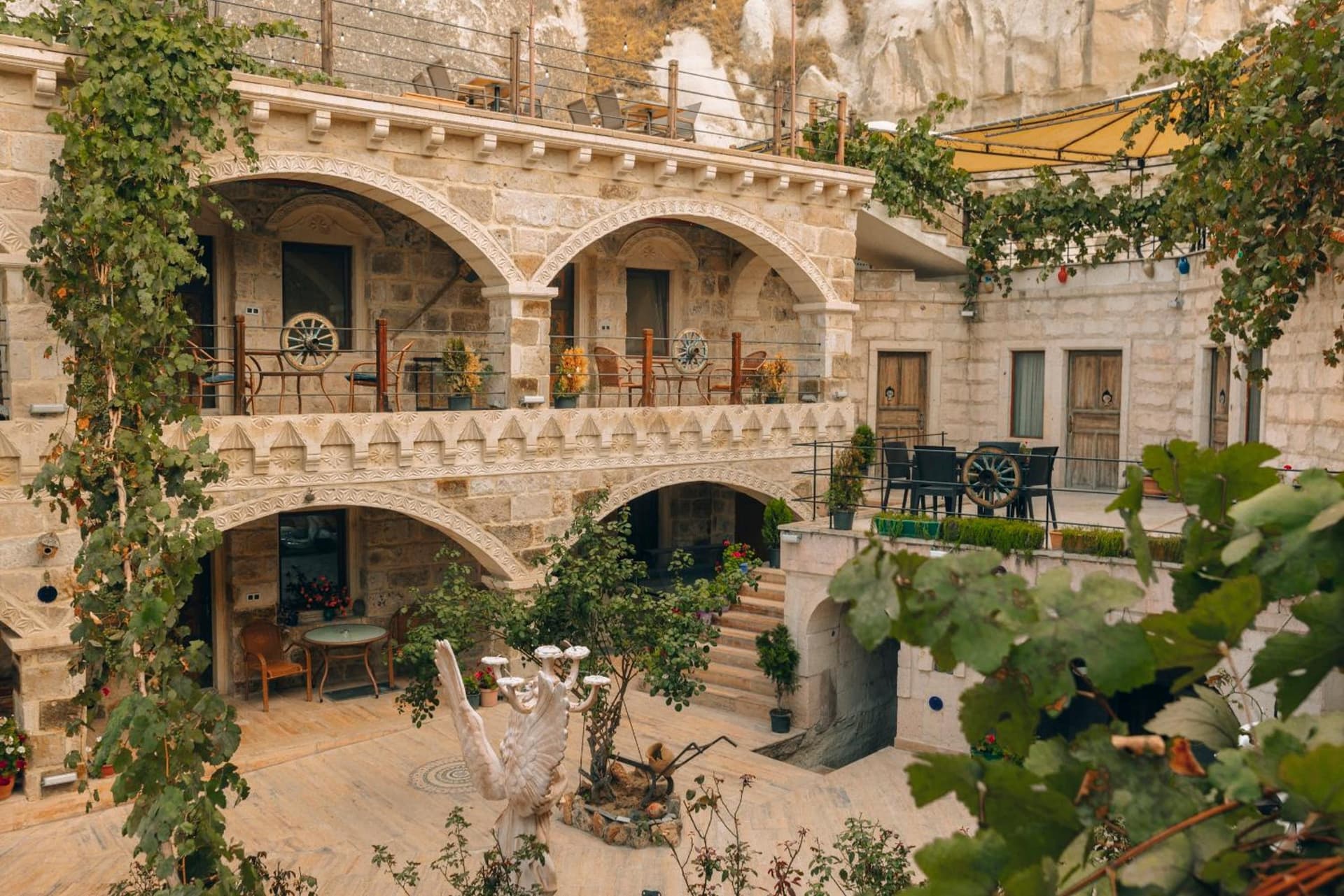 Kayatas Cave Suites